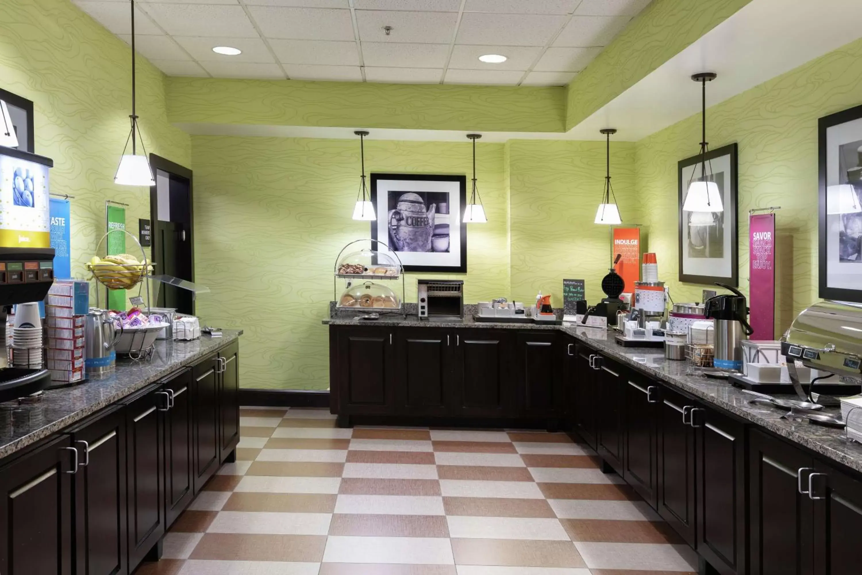 Dining area, Restaurant/Places to Eat in Hampton Inn Houma