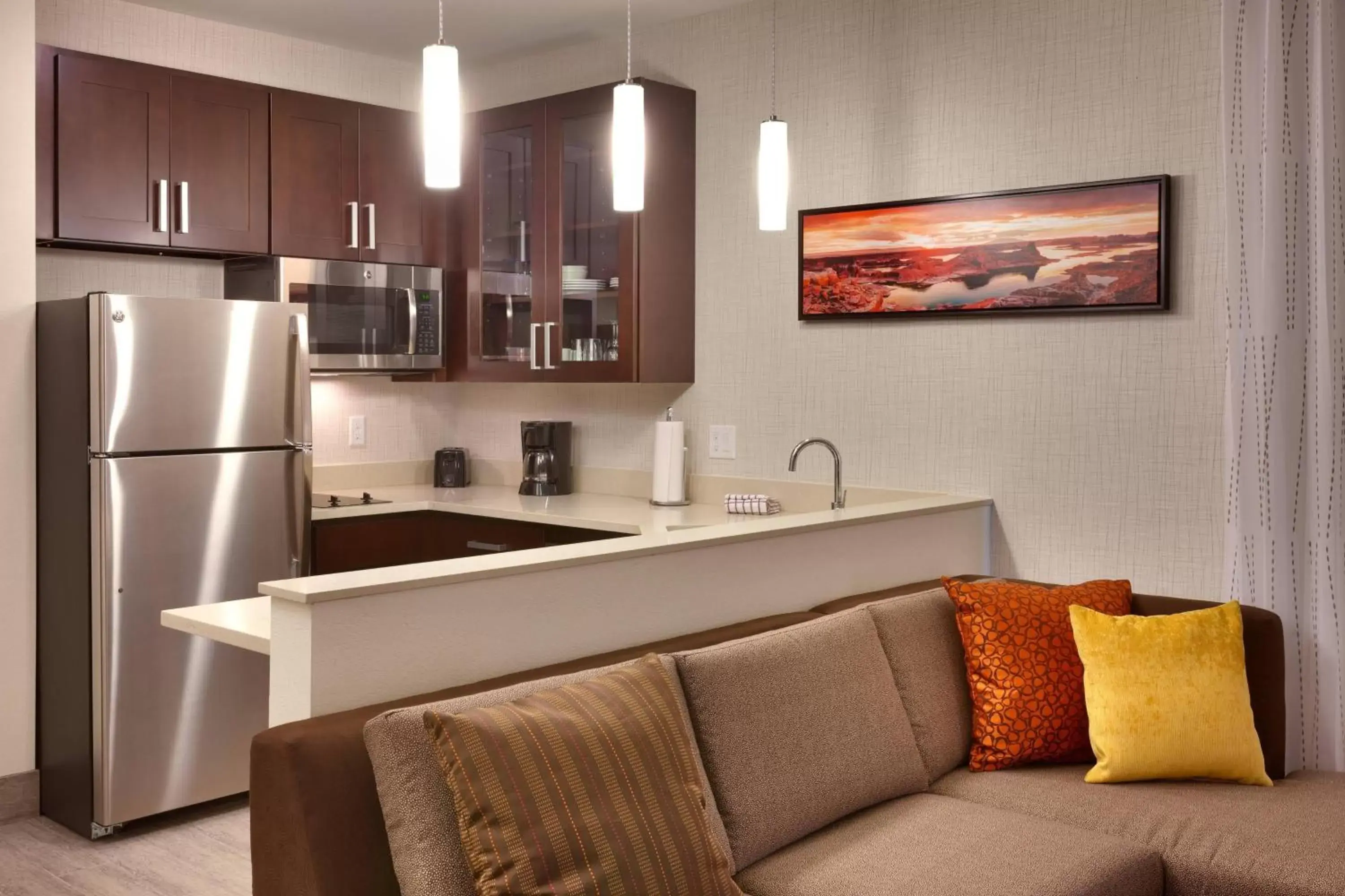 Photo of the whole room, Kitchen/Kitchenette in Residence Inn by Marriott Flagstaff