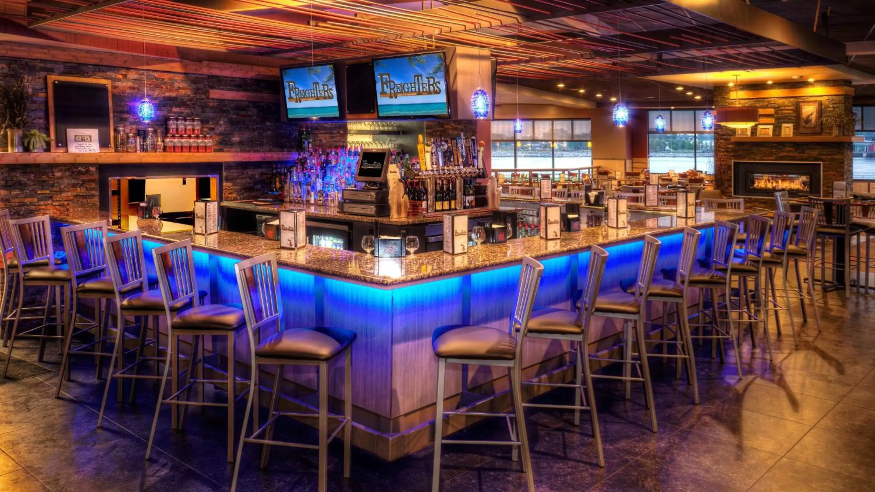 Lounge or bar in DoubleTree by Hilton Port Huron