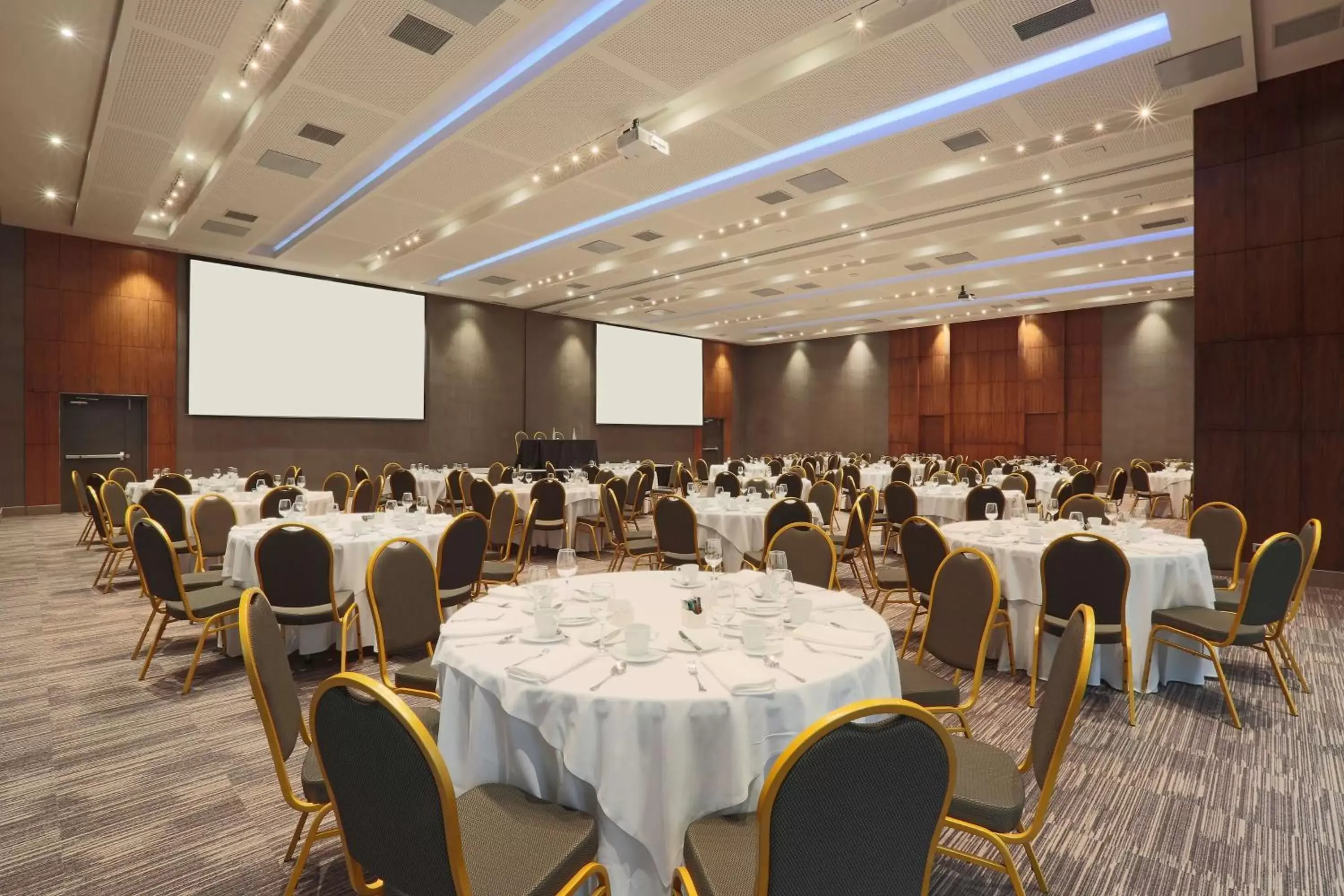Meeting/conference room, Banquet Facilities in DoubleTree by Hilton Santiago Kennedy, Chile