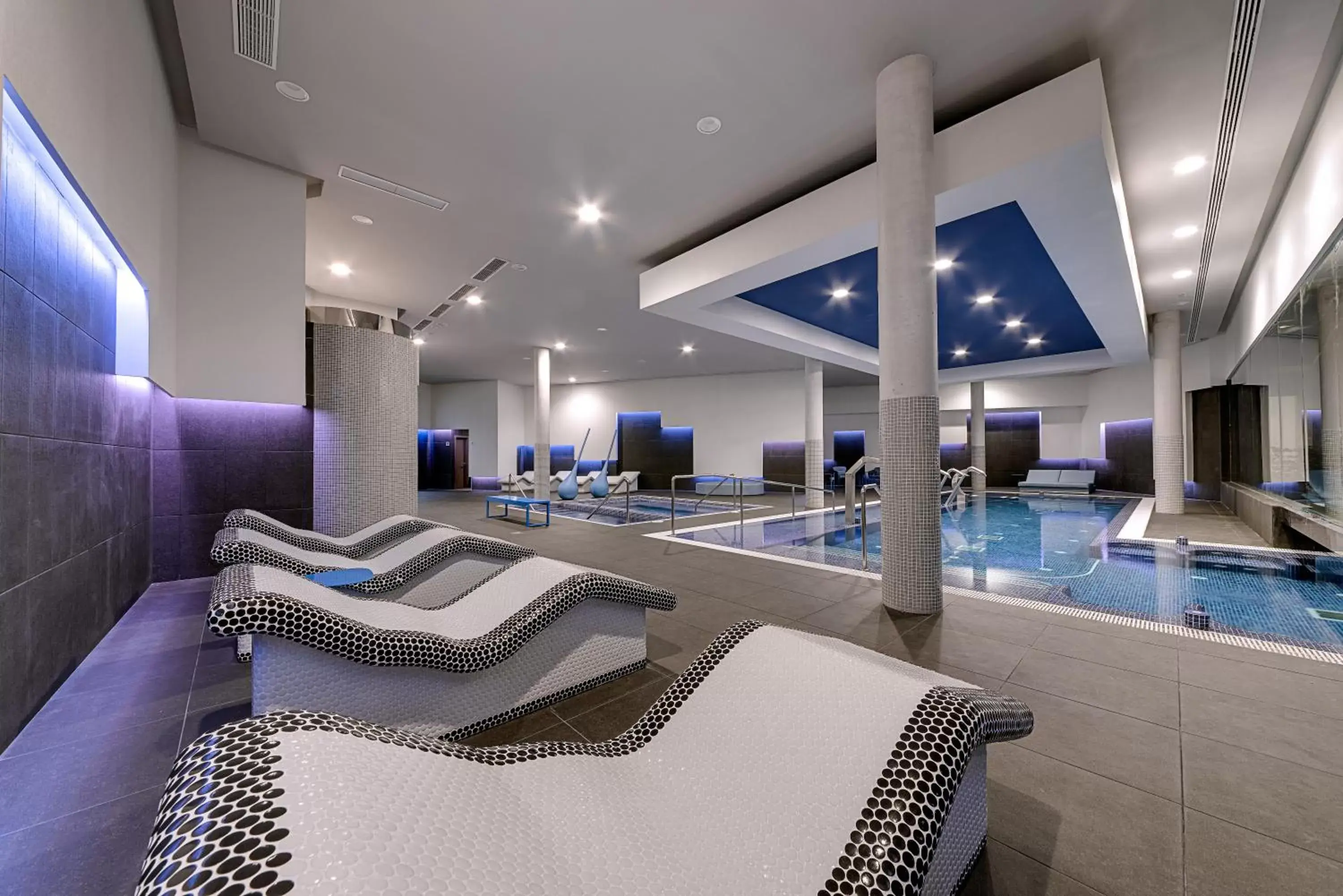 Hot Tub, Swimming Pool in Radisson Blu Resort & Spa, Gran Canaria Mogan
