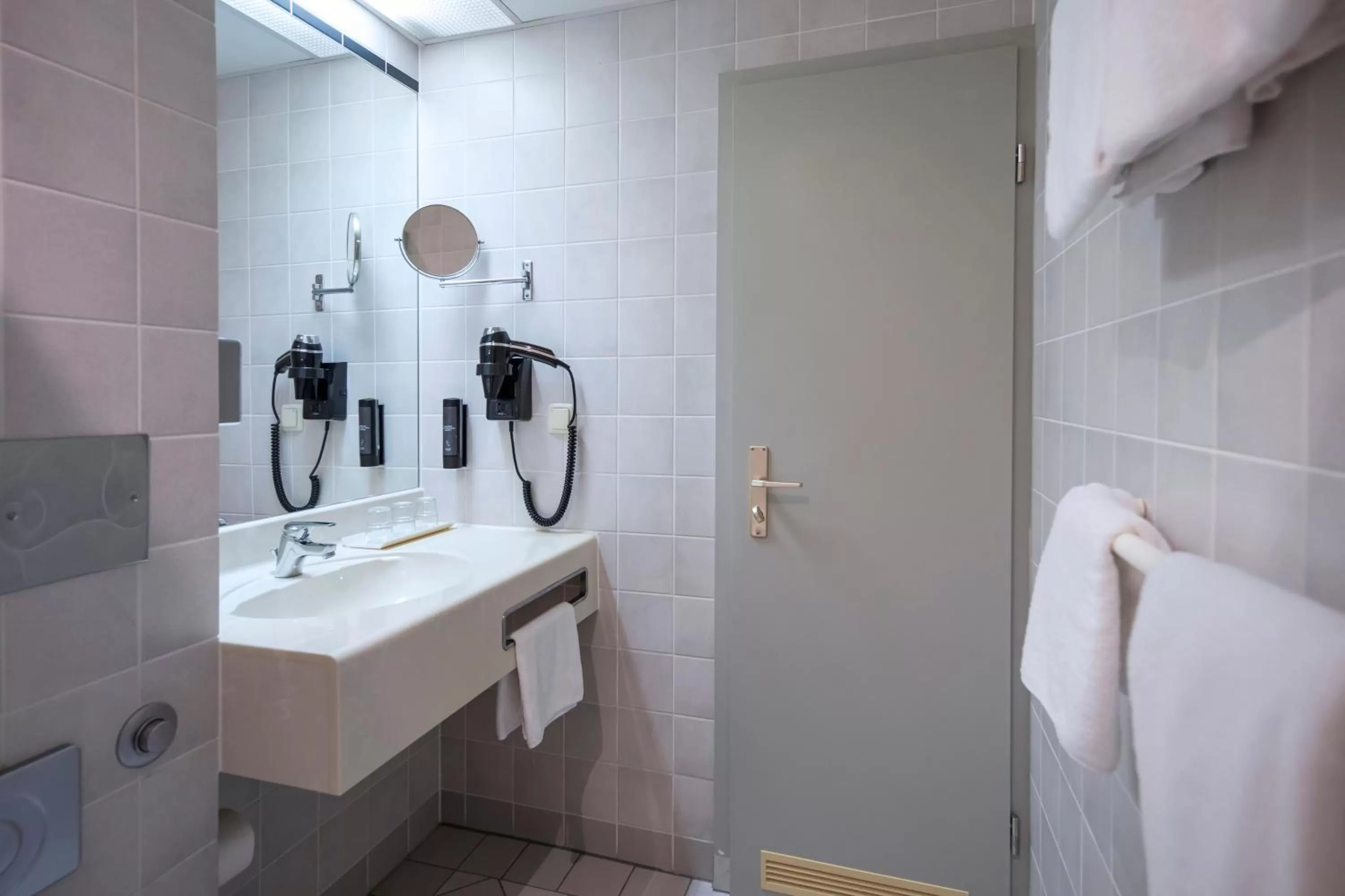 Bathroom in ACHAT Hotel Suhl