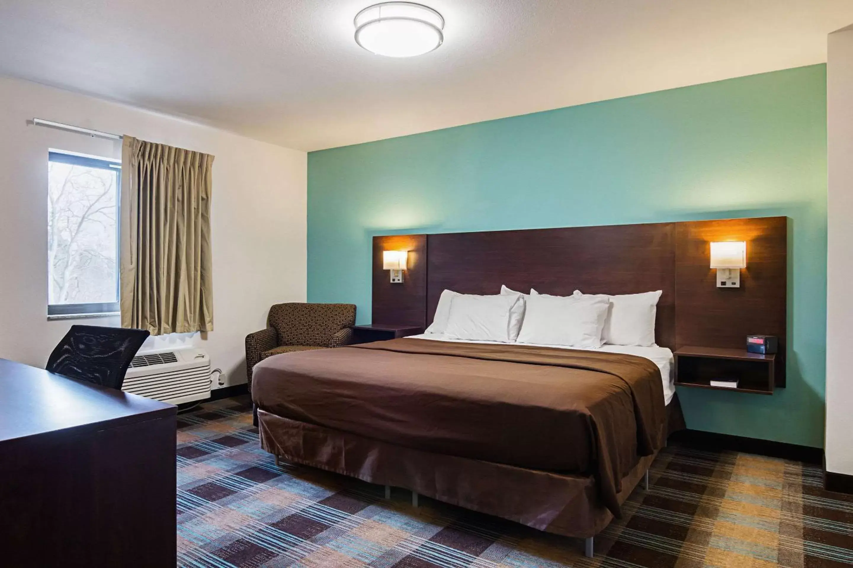 Photo of the whole room, Bed in Suburban Studios Monaca - Pittsburgh Photo of the whole room, Bed in Suburban Studios Monaca - Pittsburgh