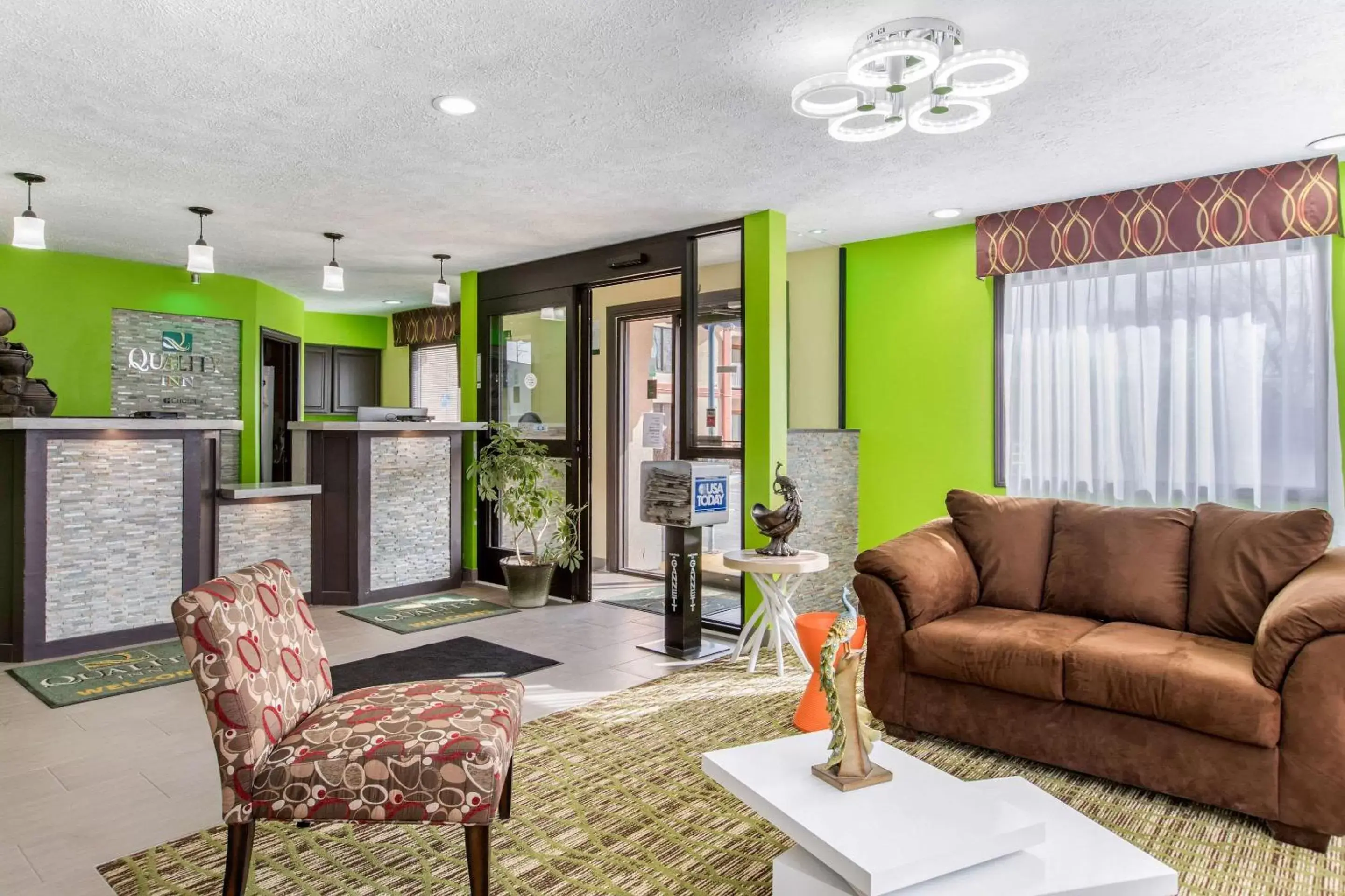 Lobby or reception, Seating Area in Quality Inn Grand Rapids Near Downtown