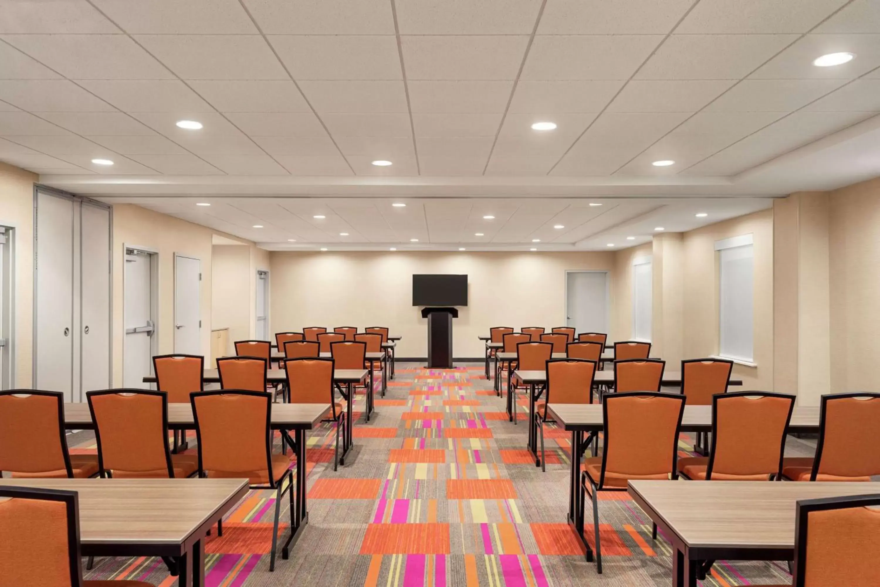 Meeting/conference room in Home2 Suites by Hilton Woodbridge Potomac Mills