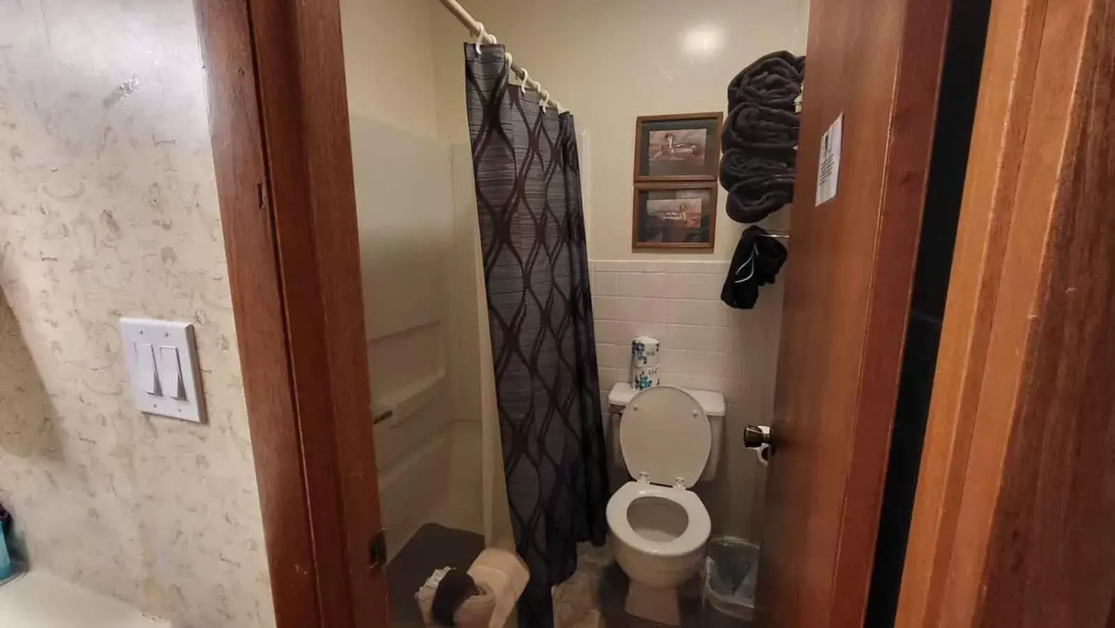 Bathroom in Hunter's Friend Resort Near Table Rock Lake