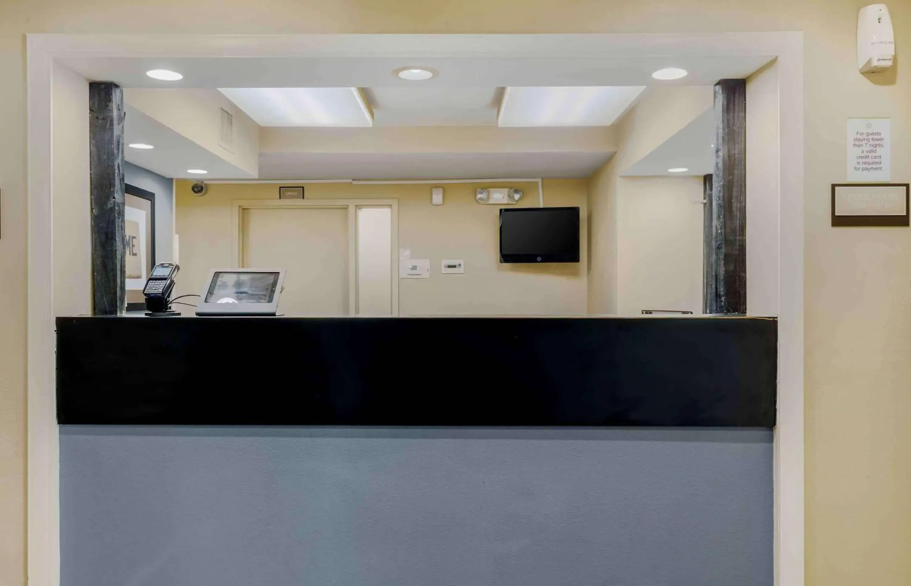 Lobby or reception, Lobby/Reception in Extended Stay America Suites - Boston - Waltham - 52 4th Ave