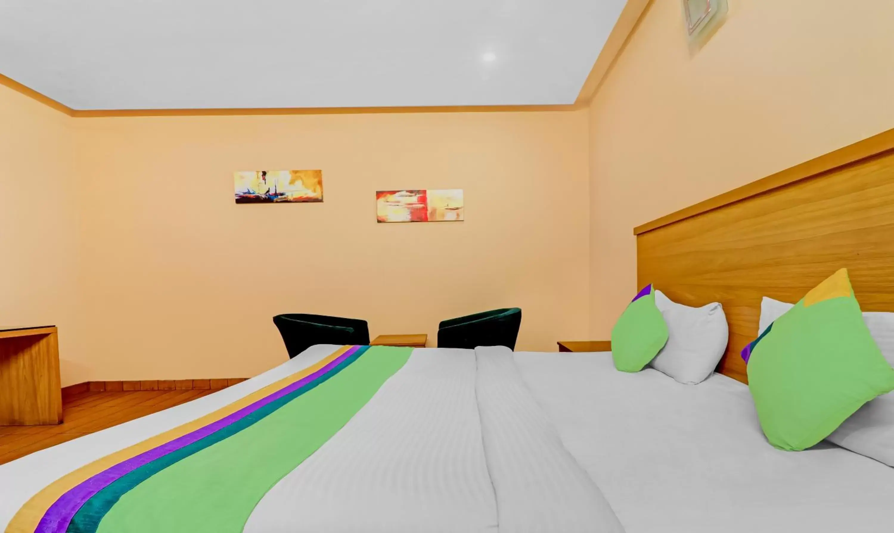 Bedroom, Bed in Treebo Edesia Bedroom, Bed in Treebo Edesia