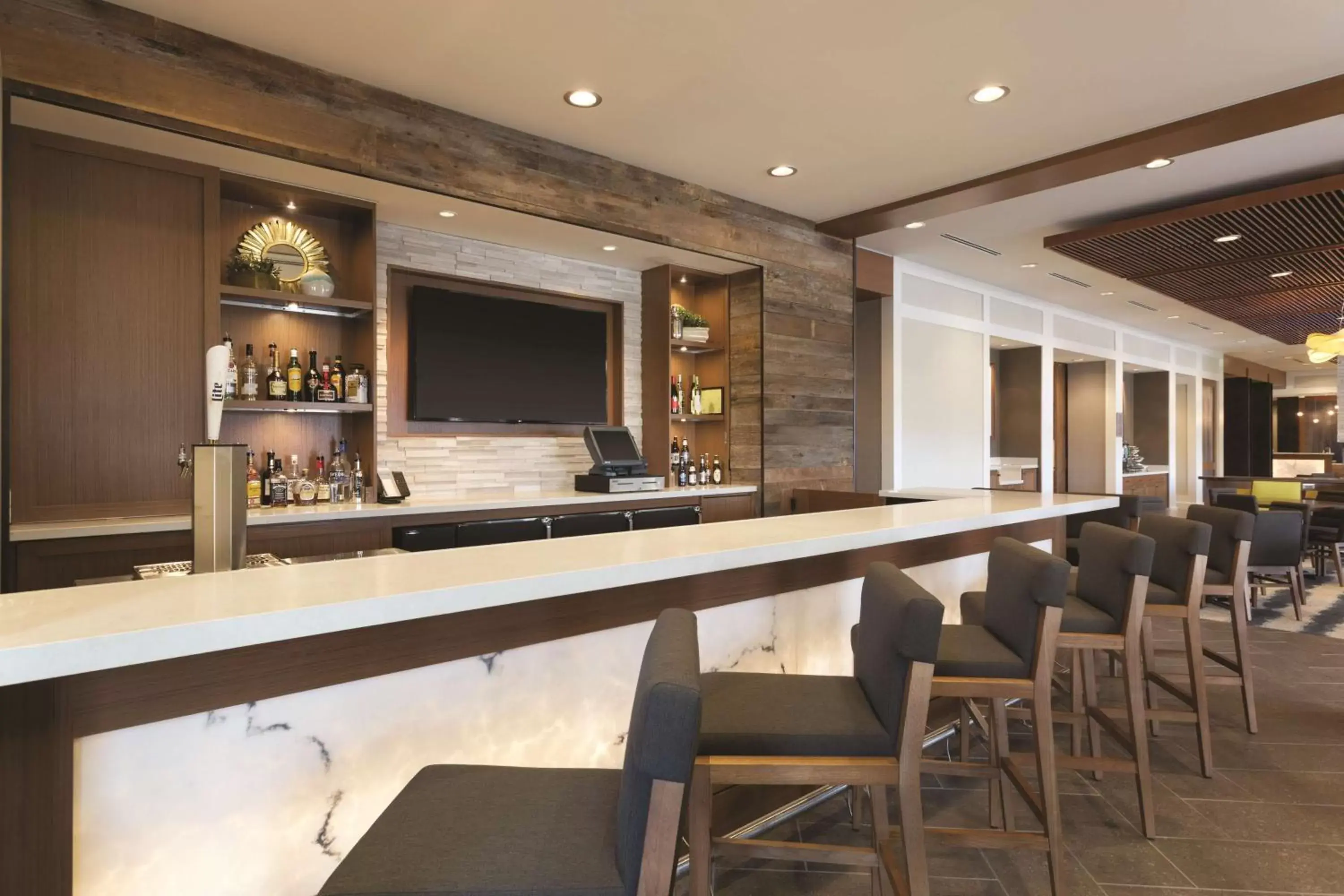 Lounge or bar in Homewood Suites by Hilton Pittsburgh Downtown