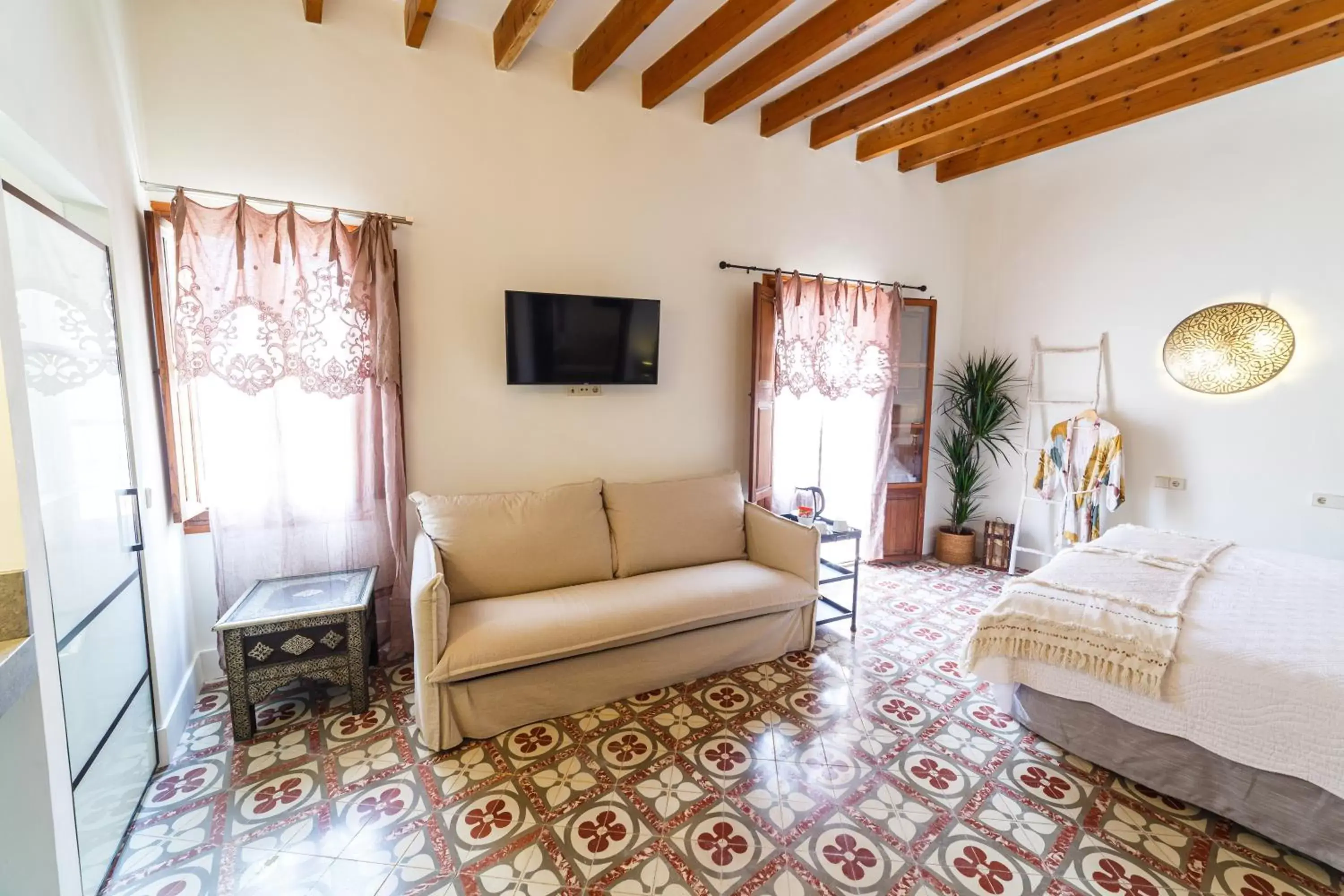 Bedroom, Seating Area in Flor de Mandarina