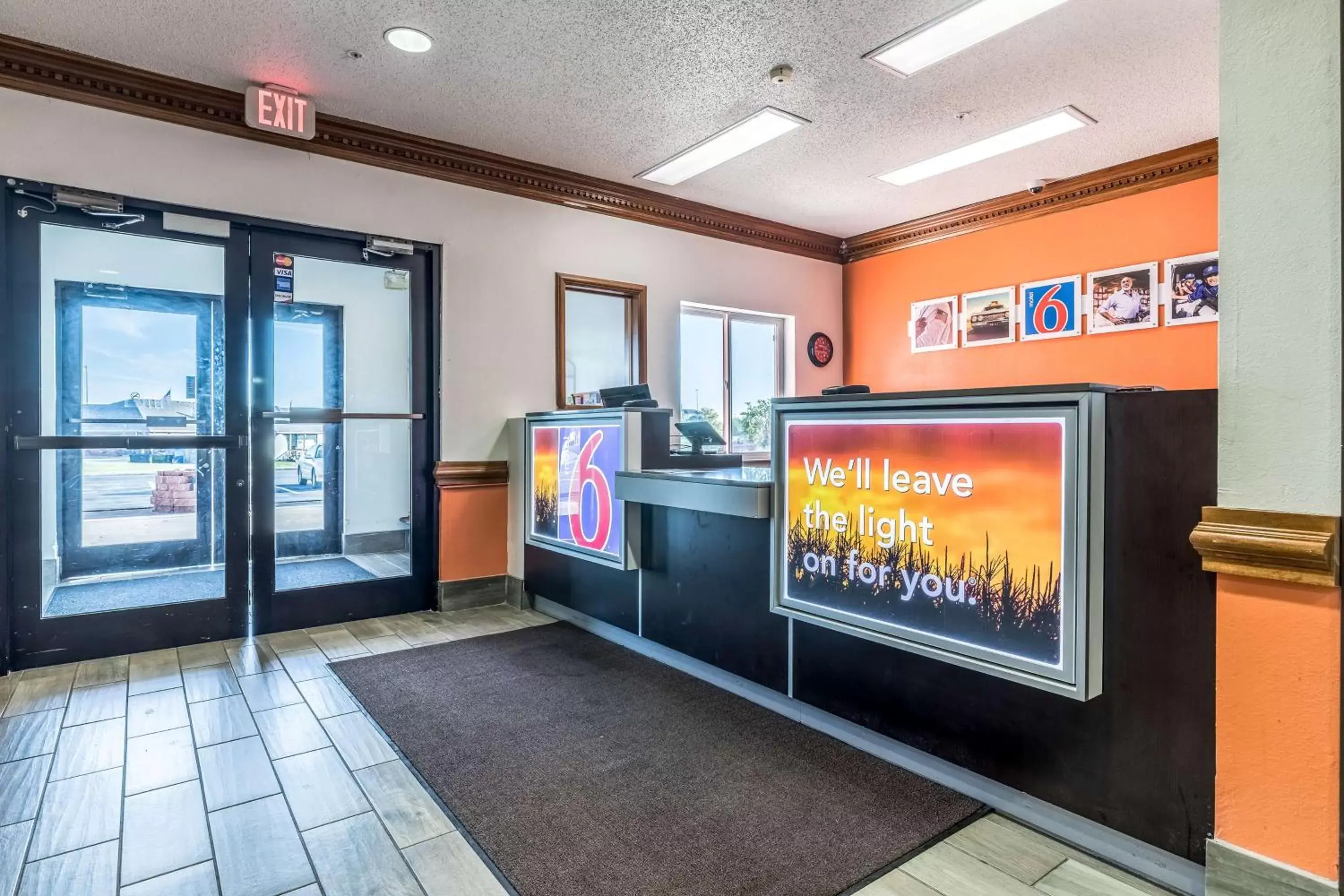 Lobby or reception in Motel 6-Indianapolis, IN - Southport Lobby or reception in Motel 6-Indianapolis, IN - Southport