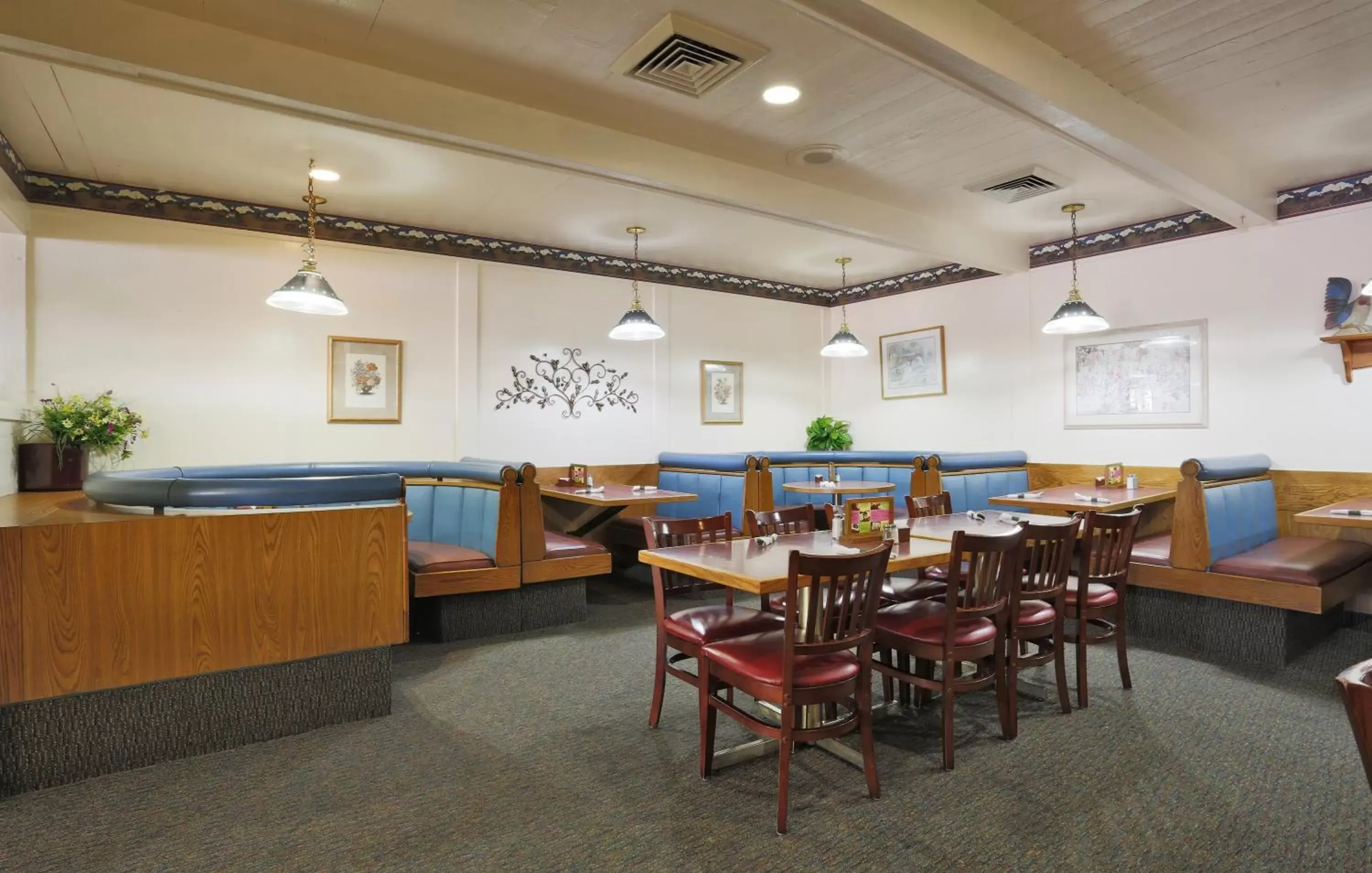 Restaurant/Places to Eat in Salt Lake Plaza Hotel SureStay Collection by Best Western