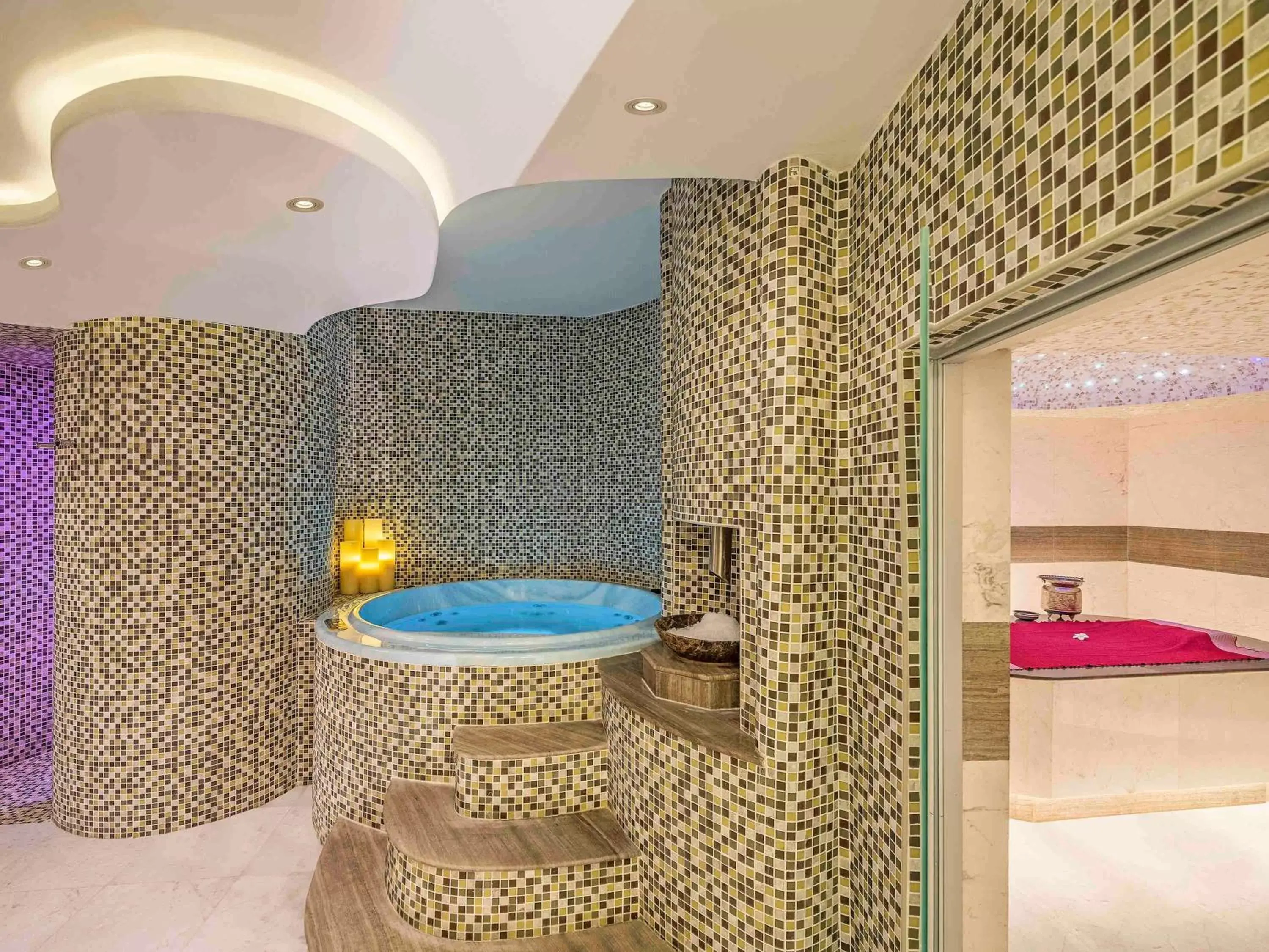 Fitness centre/facilities, Bathroom in The Retreat Palm Dubai MGallery by Sofitel