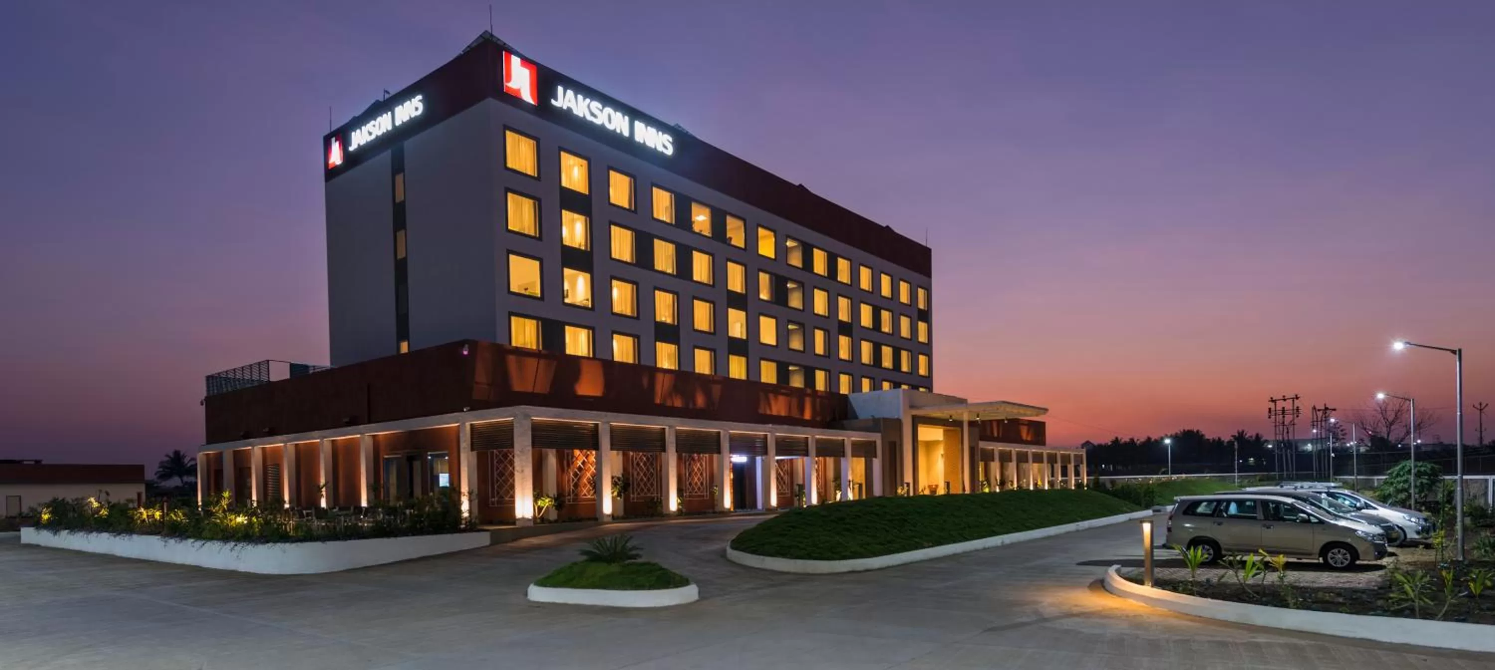 Facade/entrance, Property Building in Jakson Inns