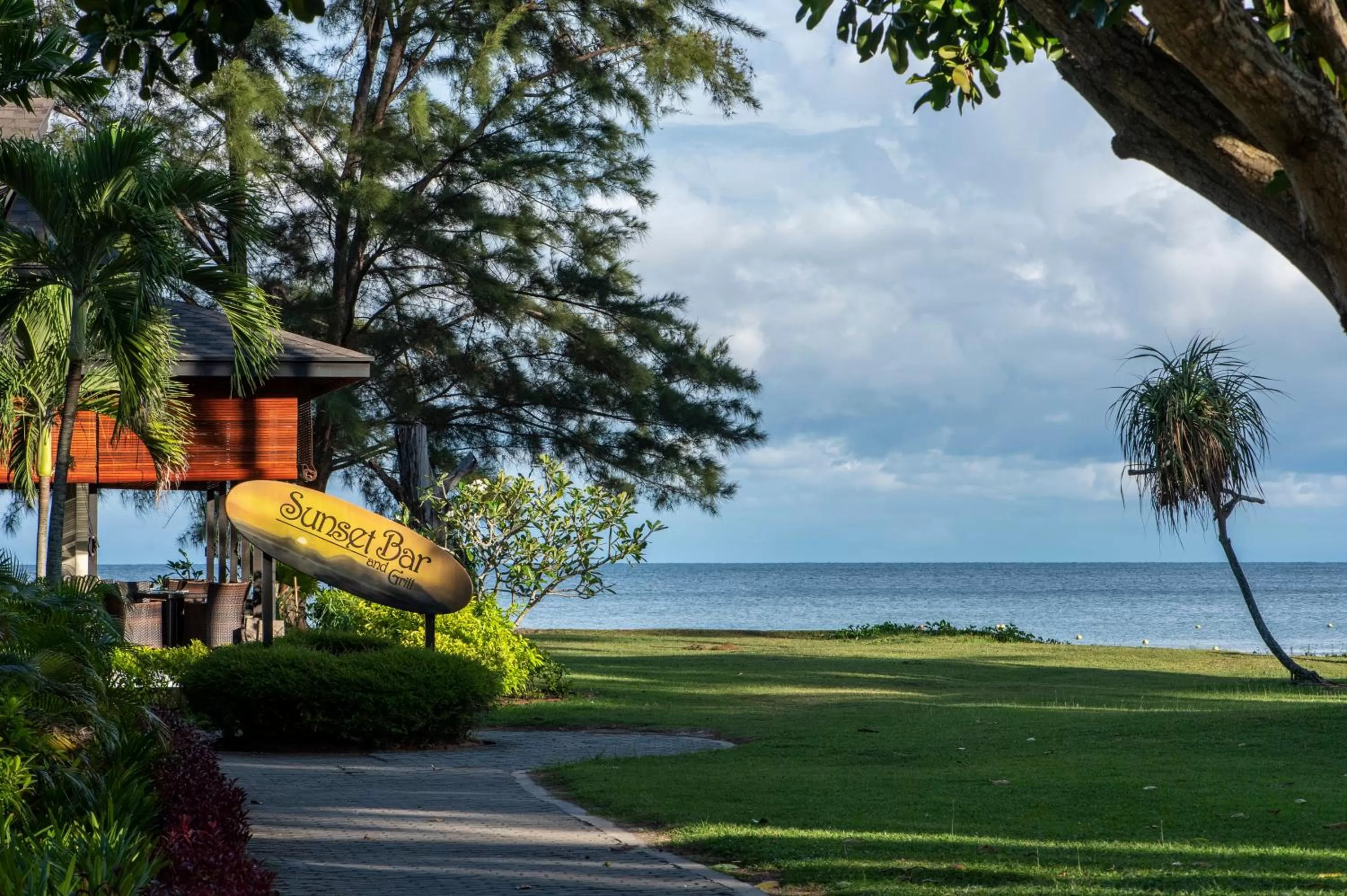 Restaurant/places to eat in Nexus Resort & Spa Karambunai