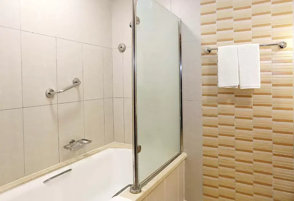 Bath, Bathroom in Holiday International Hotel Embassy District