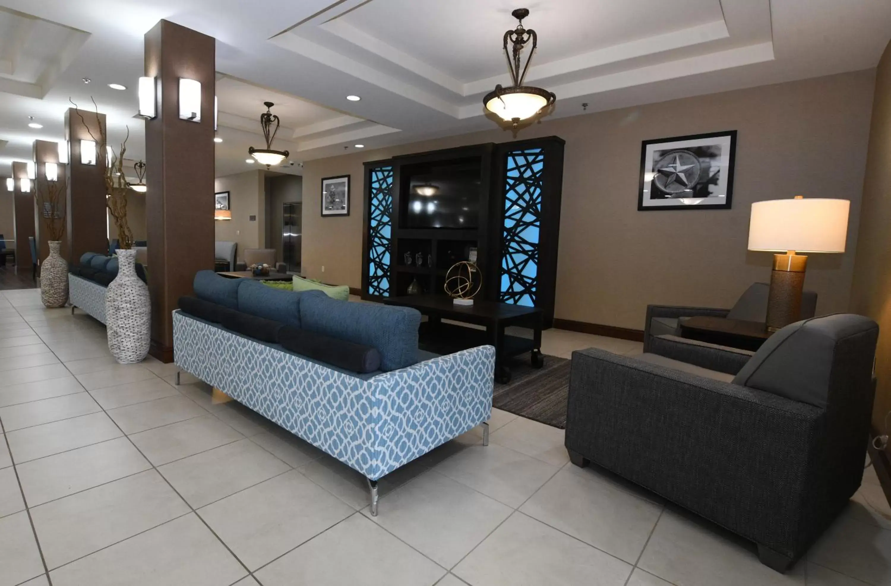 Seating area, Lobby/Reception in Baymont Inn & Suites by Wyndham Glen Rose
