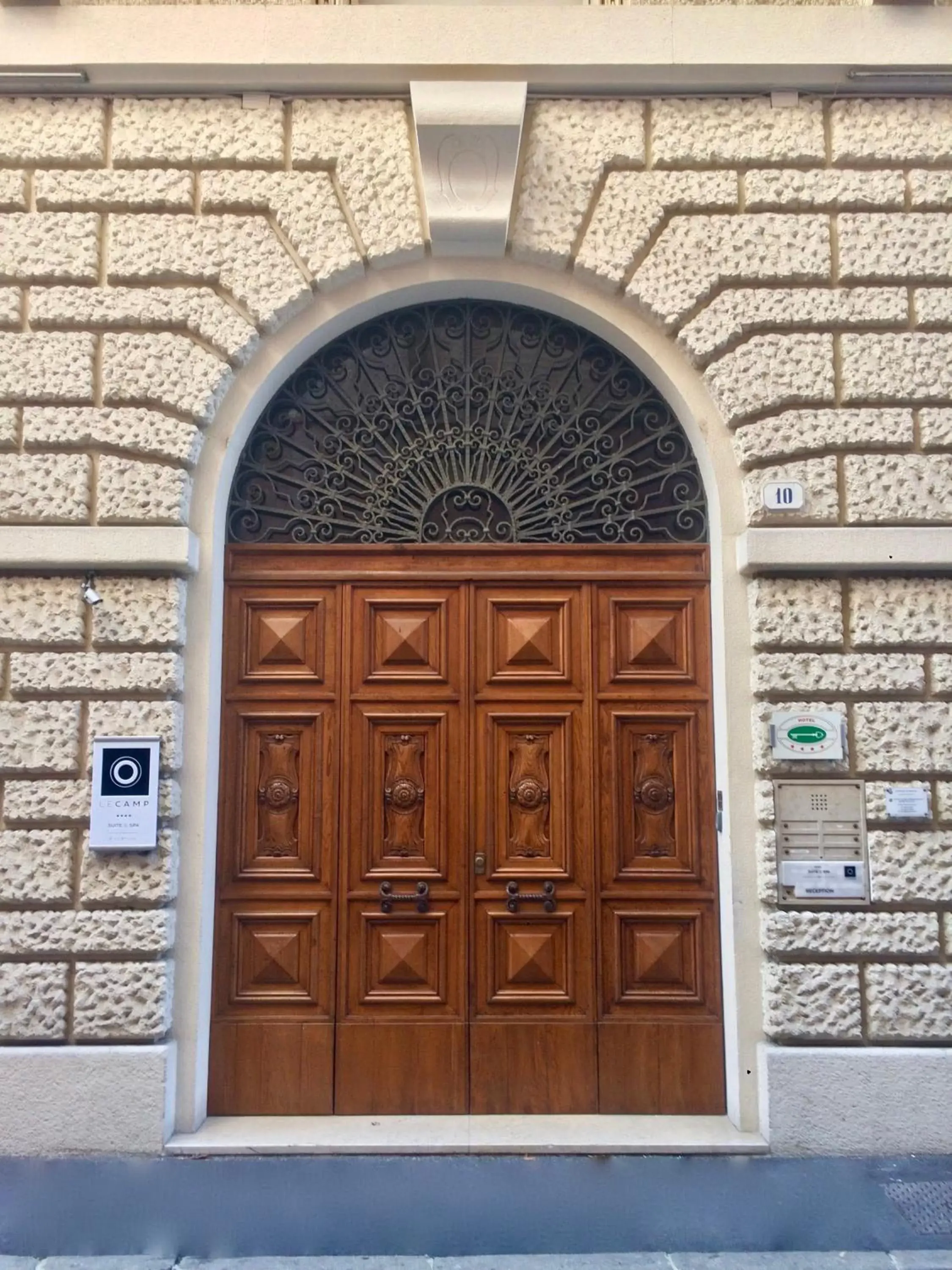 Property building in Le Camp Suite & Spa Property building in Le Camp Suite & Spa