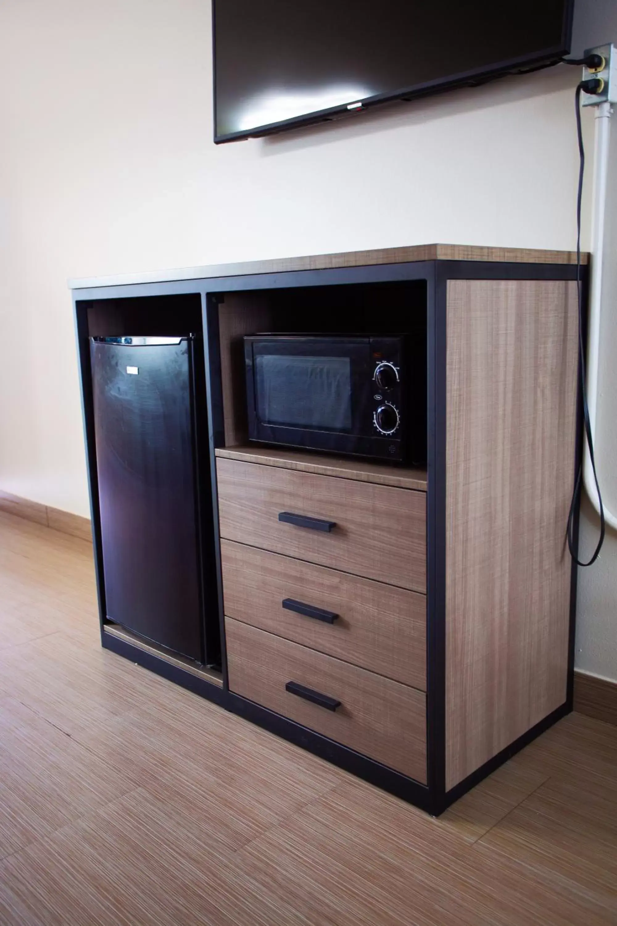 Bedroom, TV/Entertainment Center in Siesta Inn McAllen