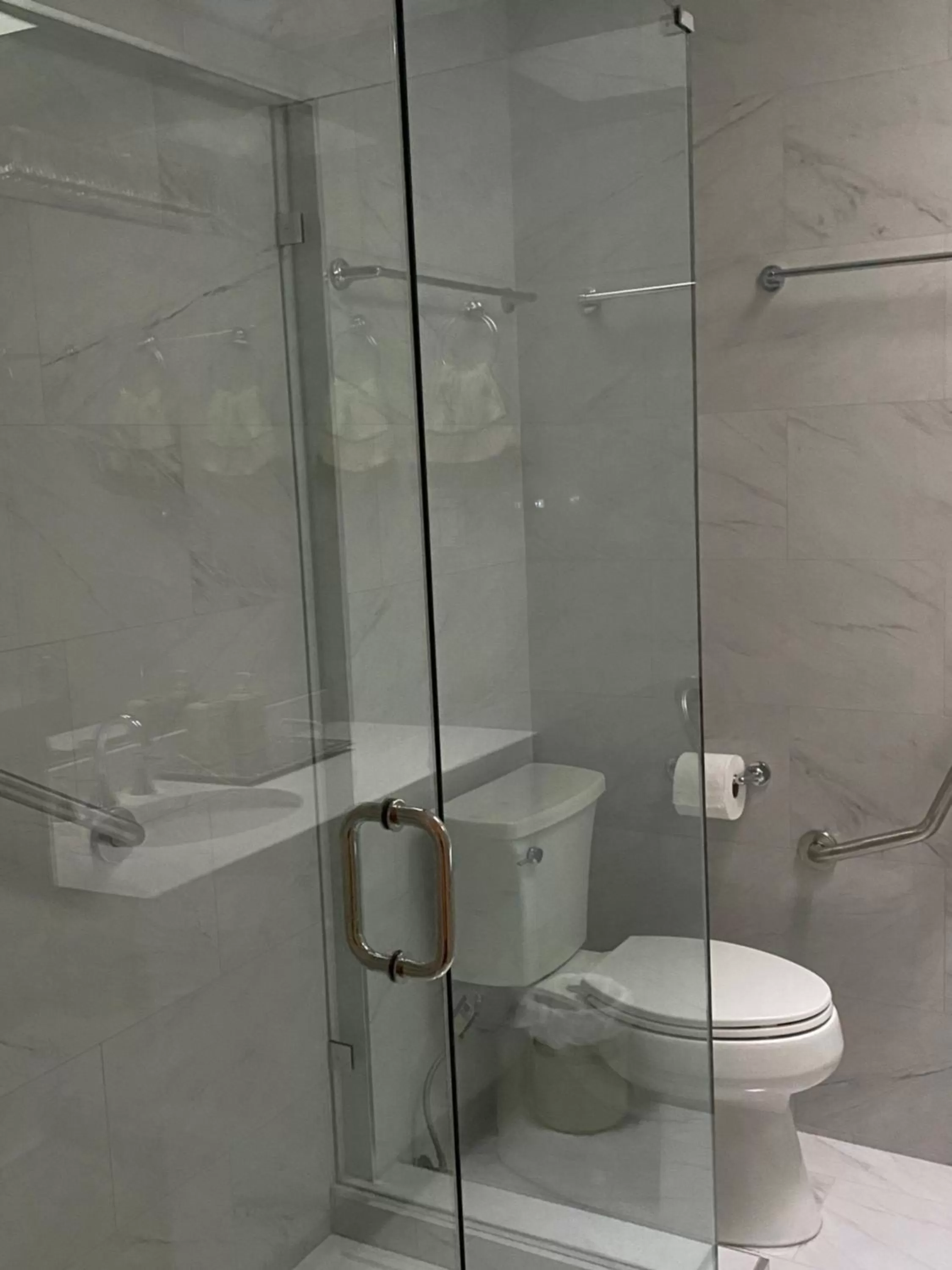 Shower, Bathroom in Serenity