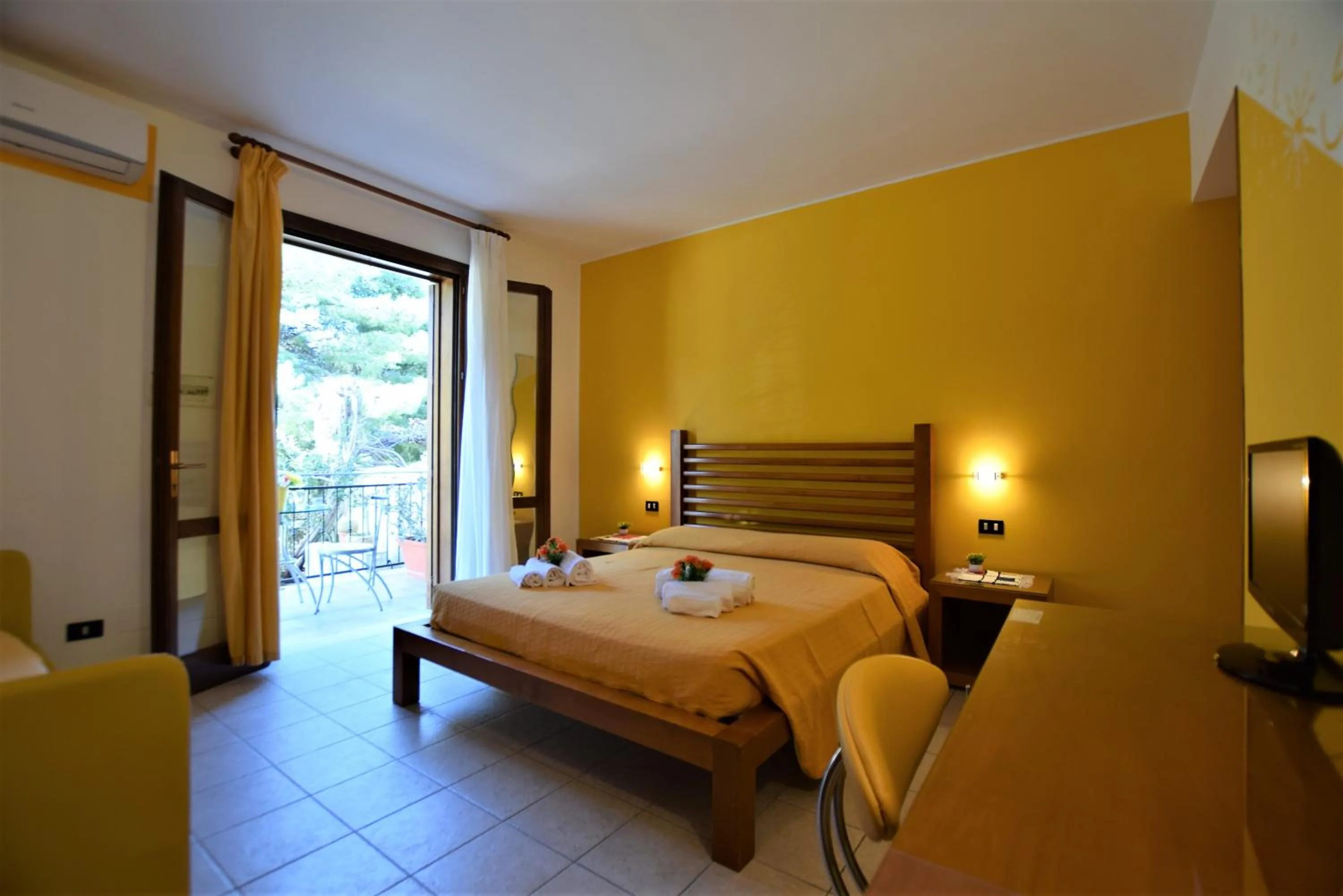 Bed in Hotel Iride by Marino Tourist