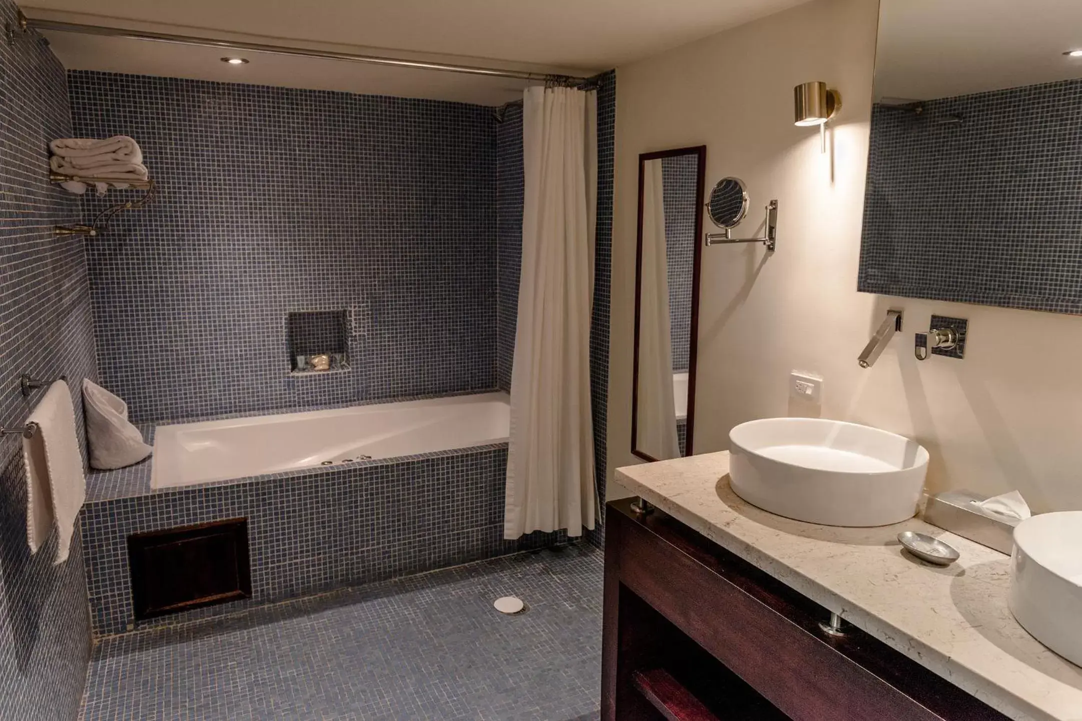 Bedroom, Bathroom in Hotel La Morada
