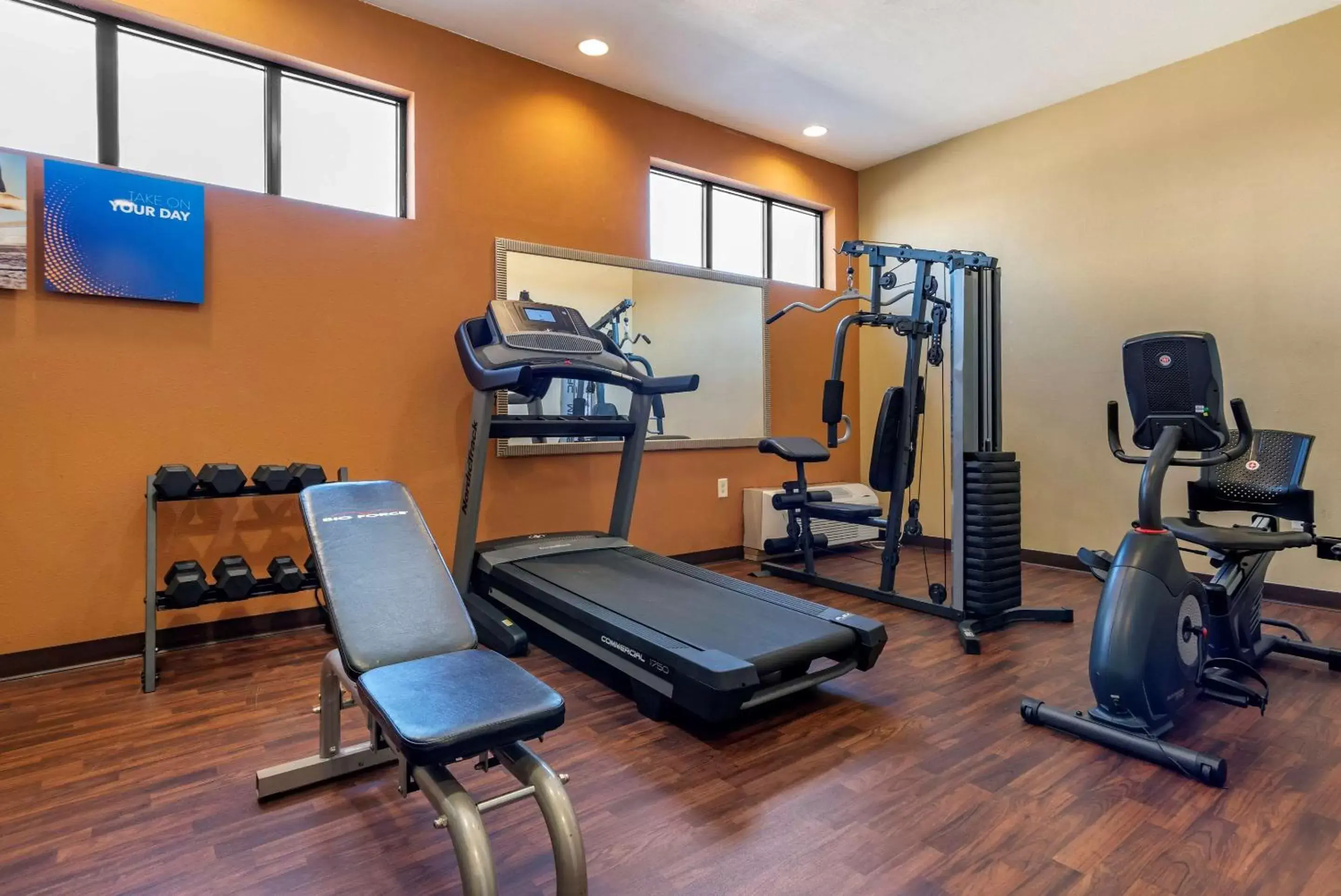 Fitness centre/facilities, Fitness Center/Facilities in Comfort Suites Airport South