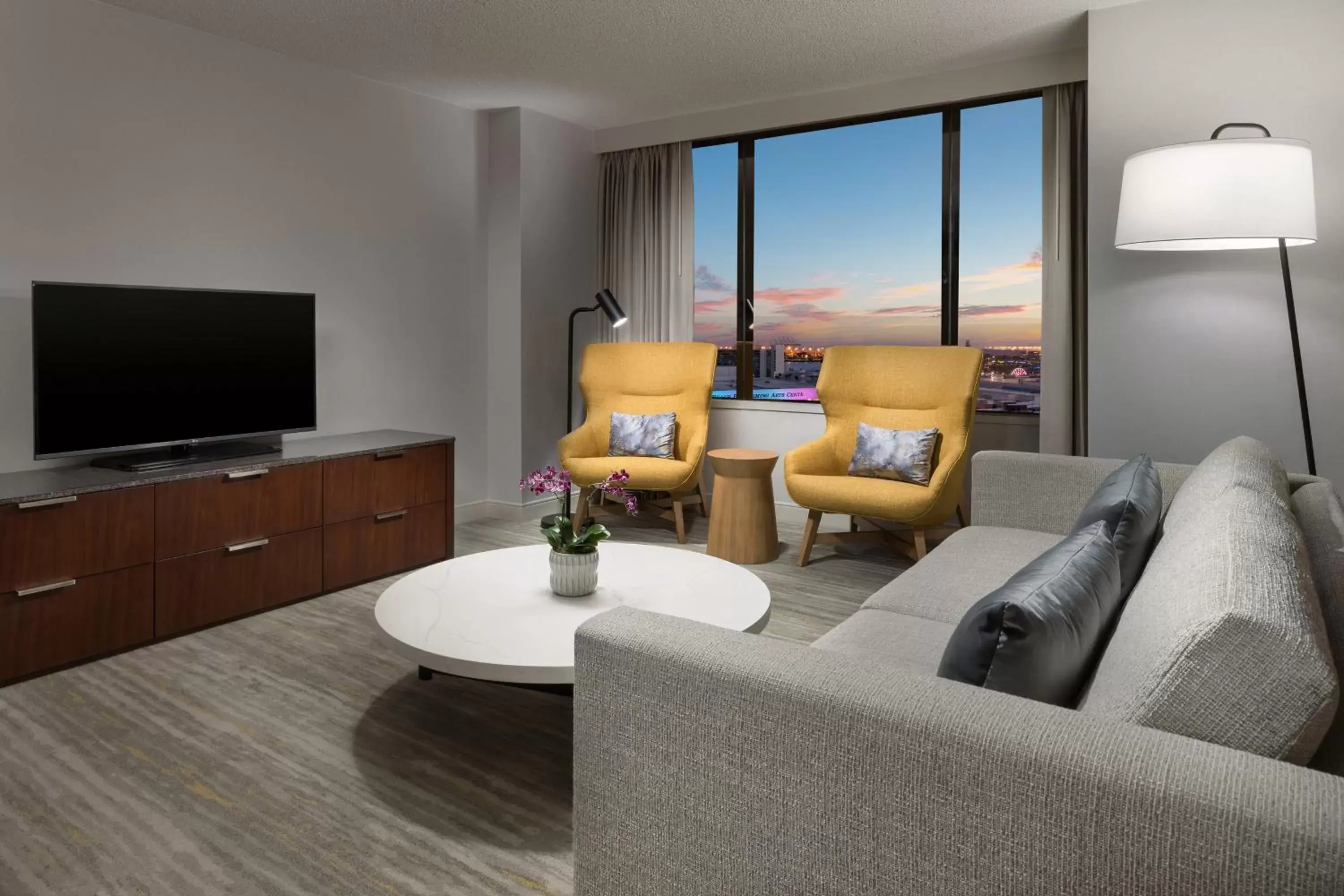 Photo of the whole room, Seating Area in The Westin Long Beach