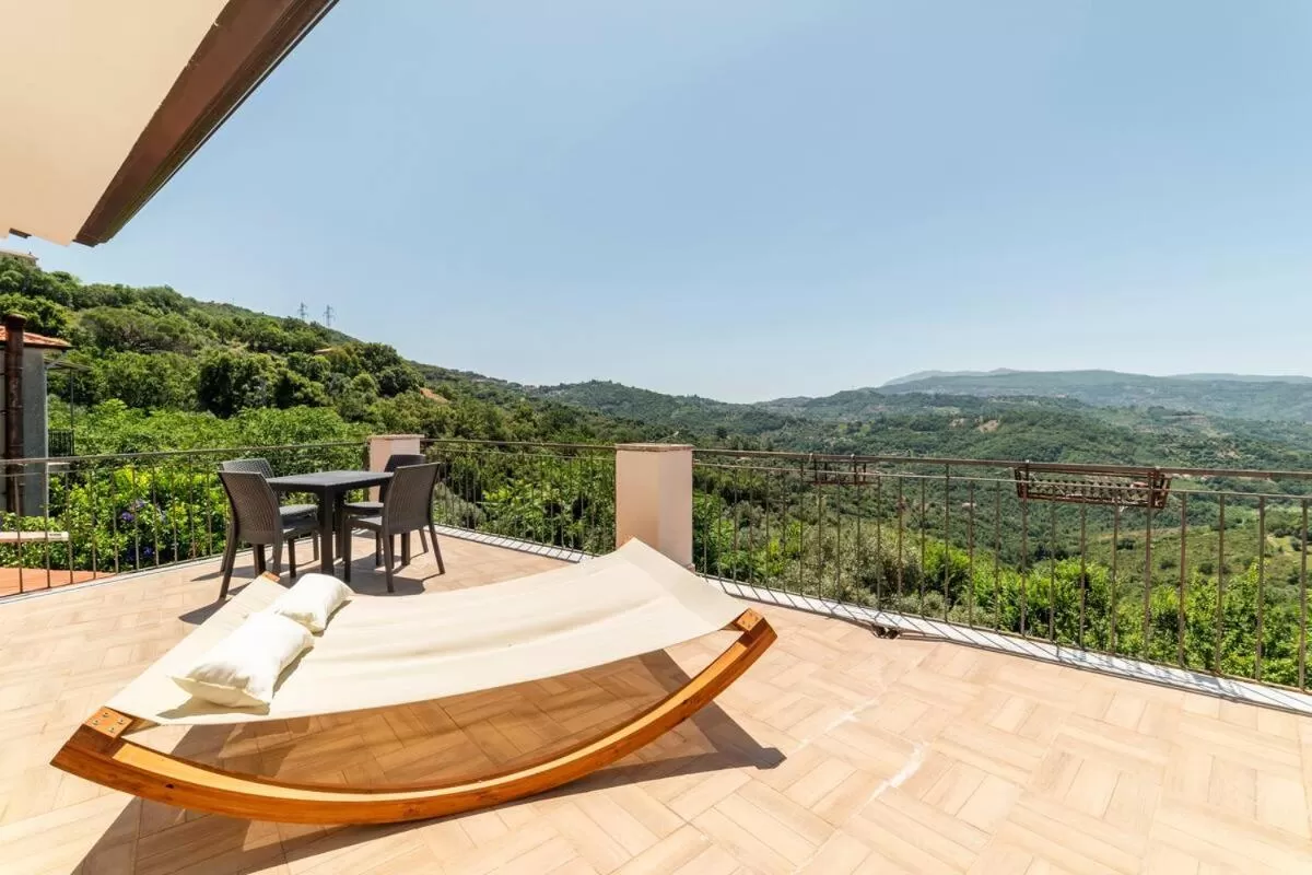 Solarium, Mountain View in Ca’del Borgo B&B Country House