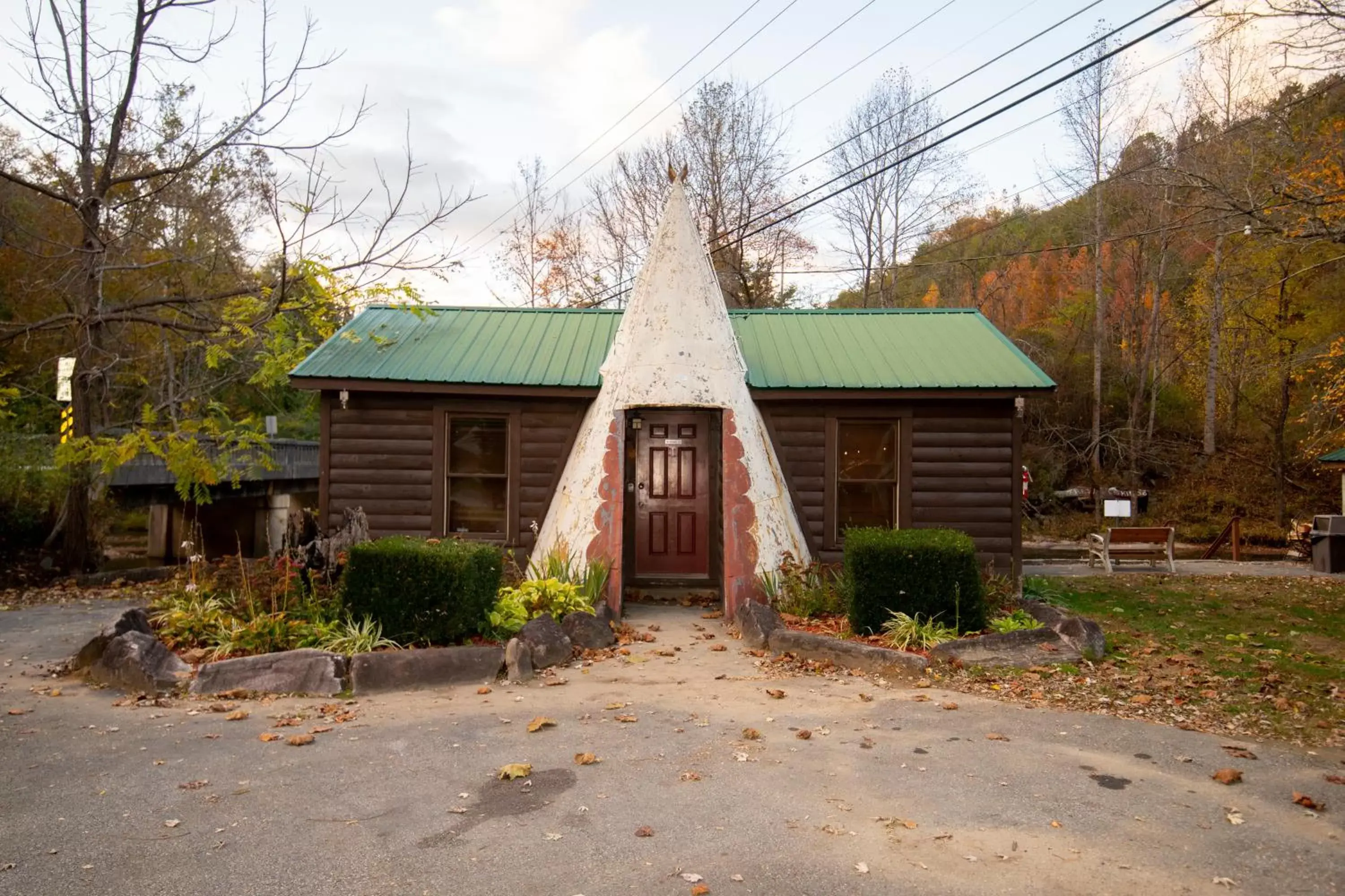 Property Building in Qualla Cabins and Motel Cherokee near Casino