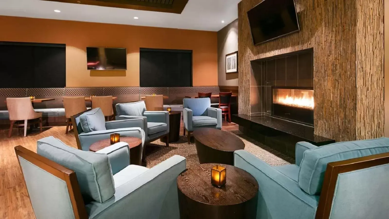 Lounge/Bar in Best Western Premier Boulder Falls Inn