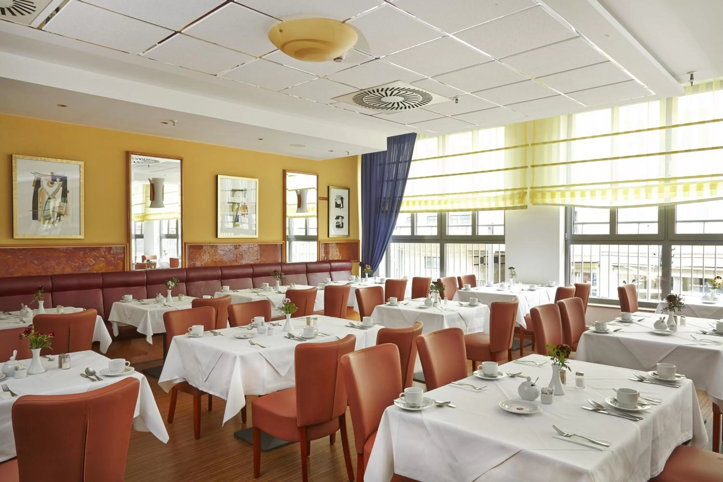 Restaurant/places to eat in H+ Hotel Berlin Mitte