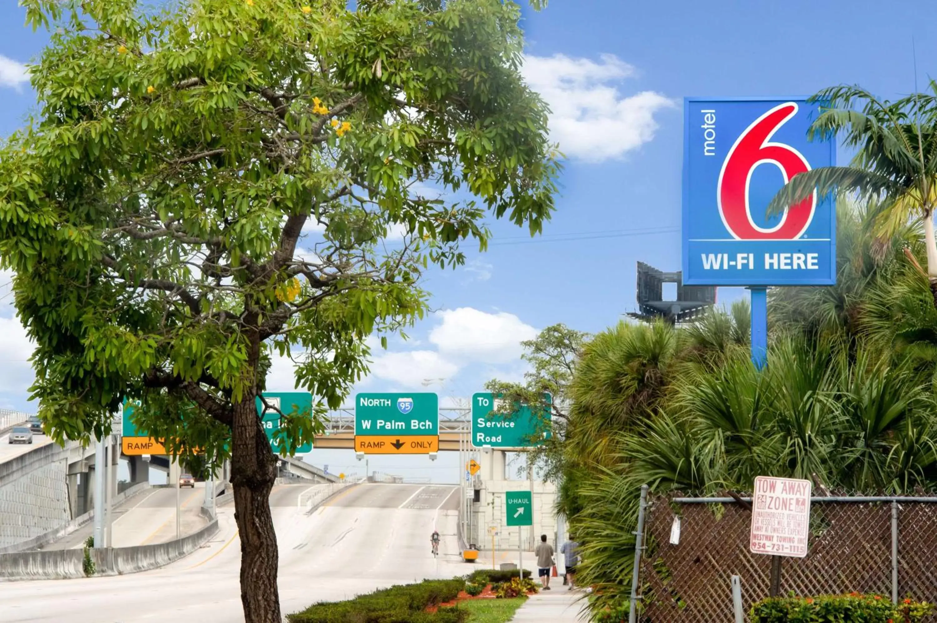 Property building, City View in Motel 6-Fort Lauderdale, FL