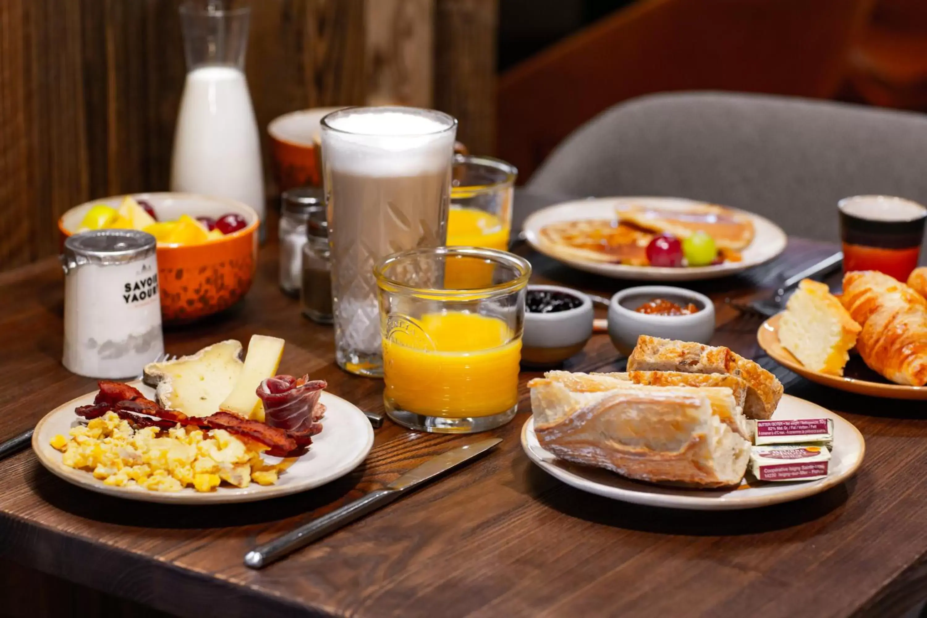 Breakfast in Hôtel Névé