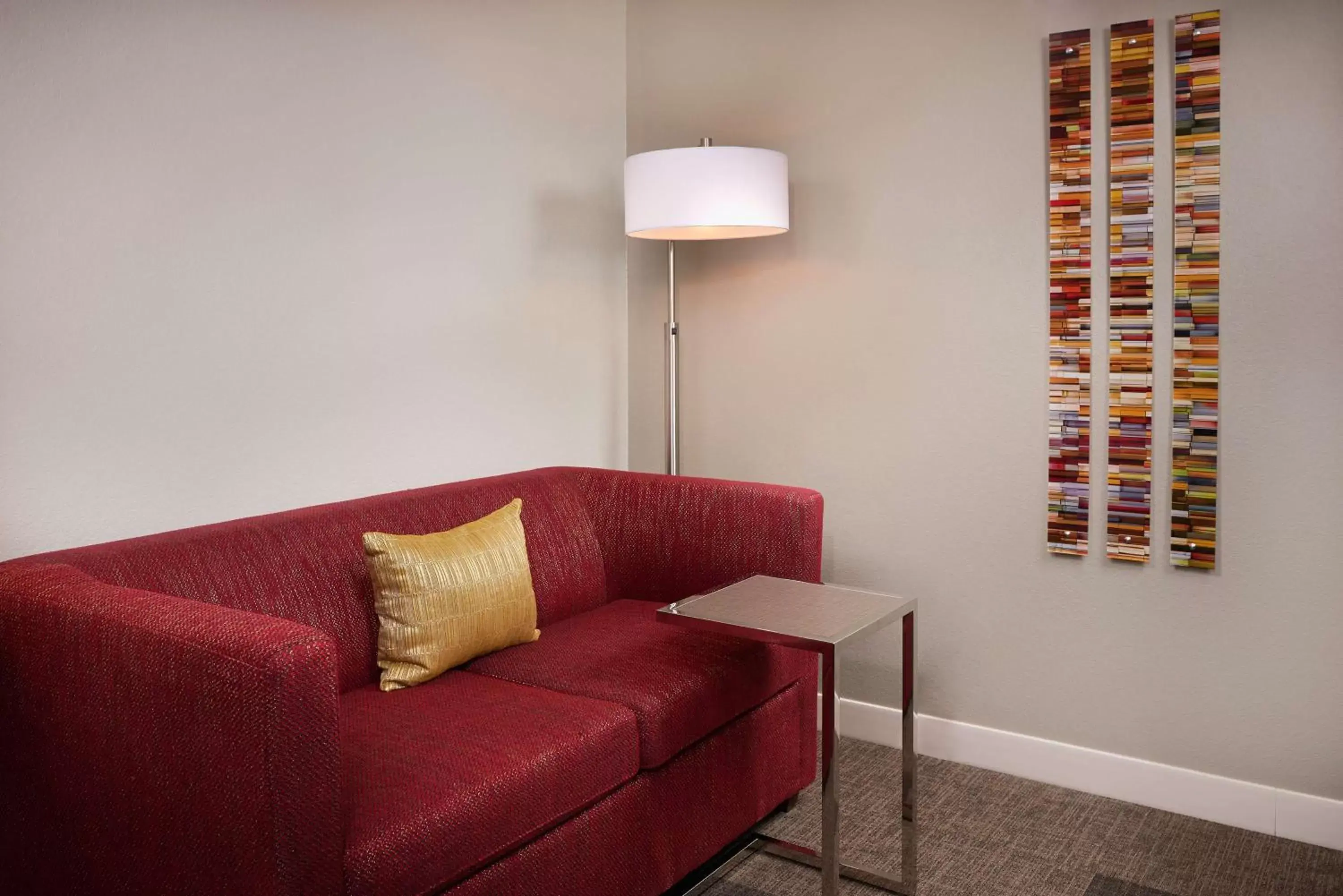 Living room, Seating Area in Hampton Inn & Suites Scottsdale On Shea Blvd