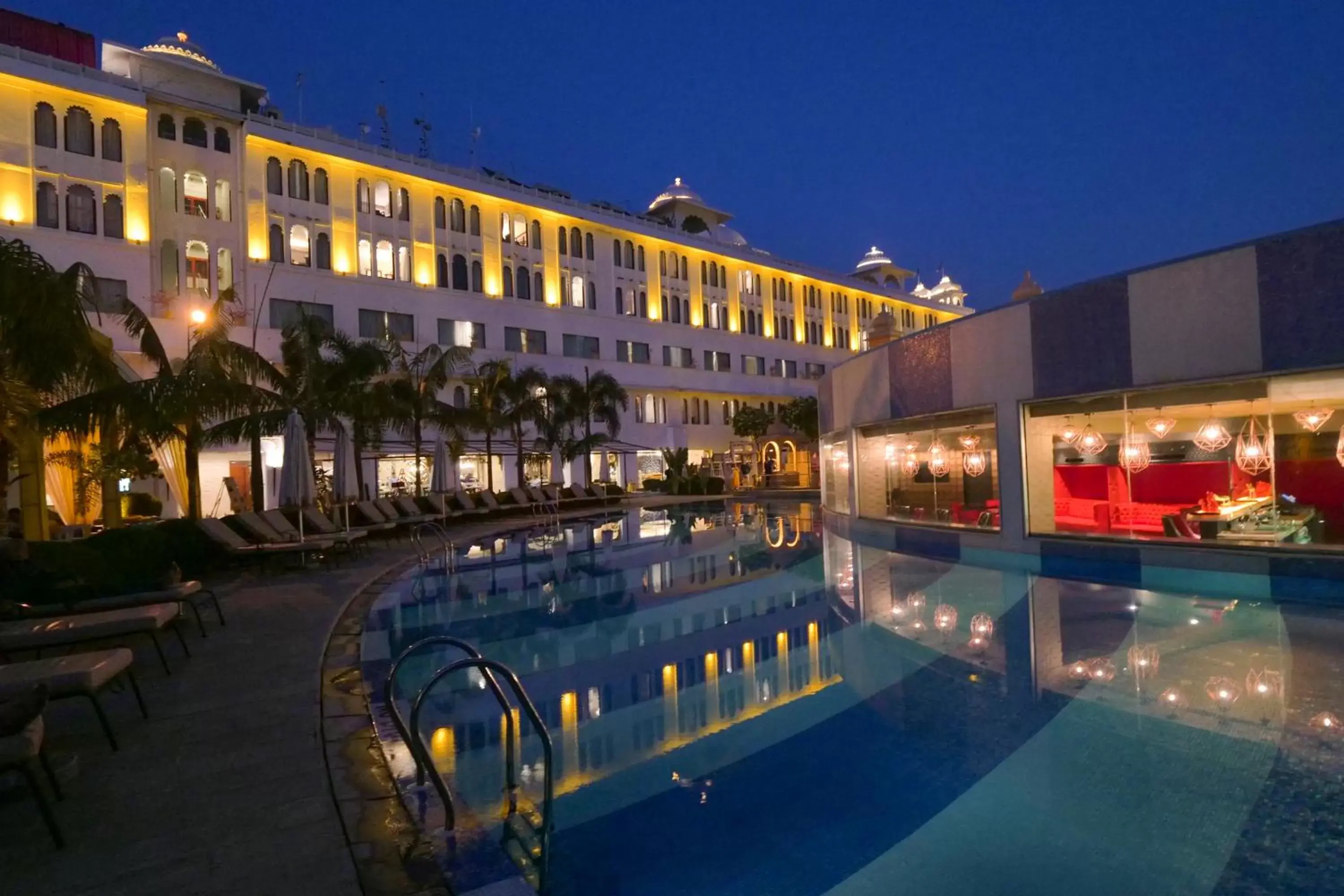 Restaurant/places to eat, Swimming Pool in Radisson Blu Udaipur Palace Resort & Spa