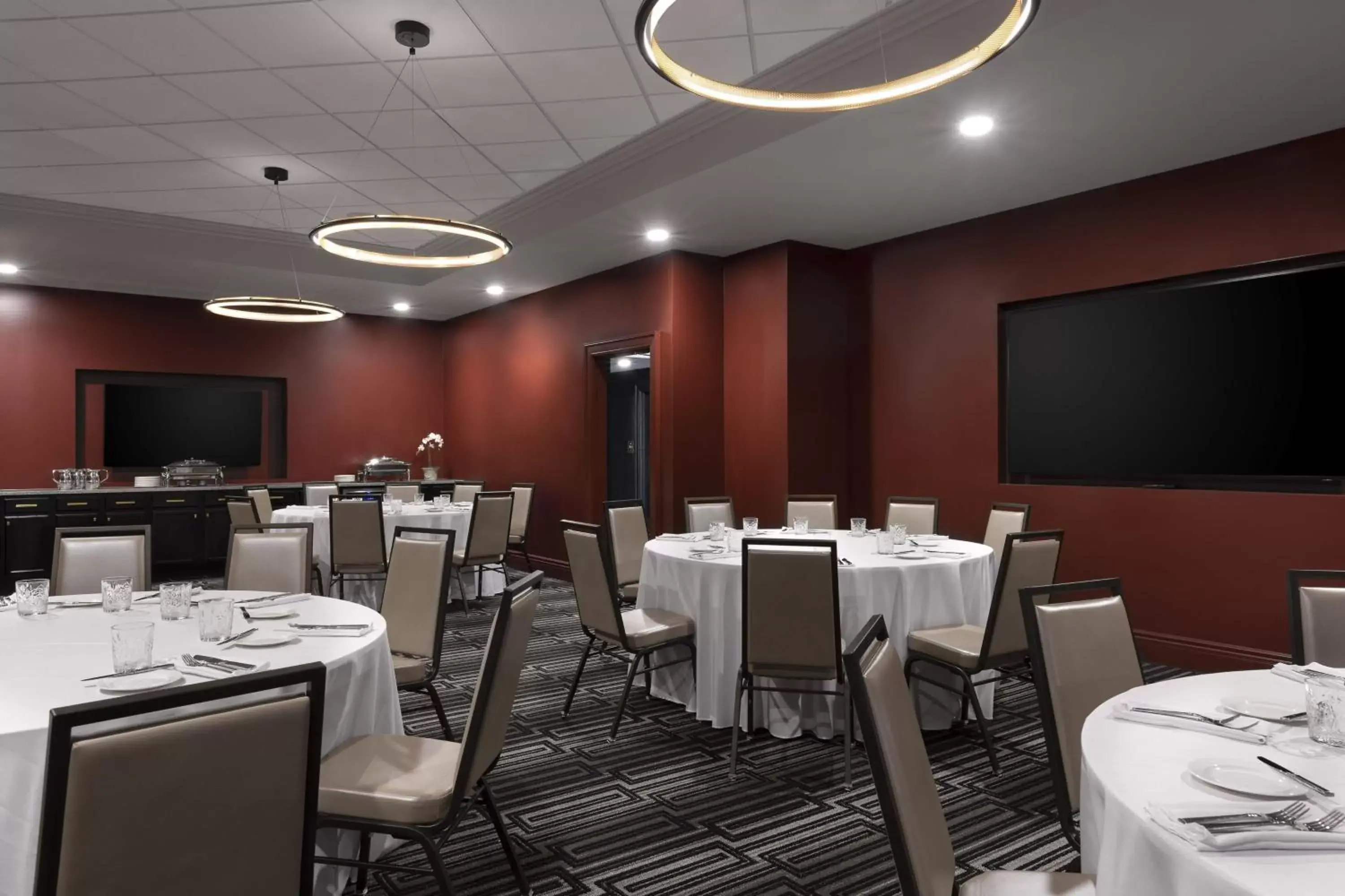 Meeting/conference room, Restaurant/Places to Eat in The Warrior Hotel, Autograph Collection