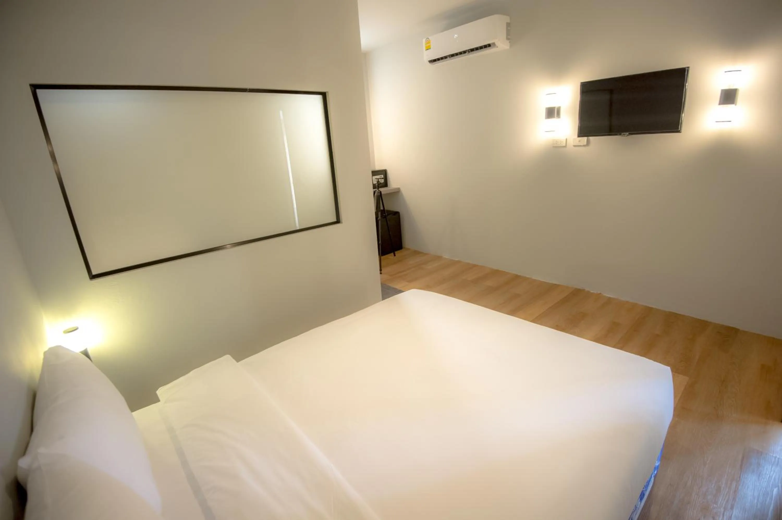 Bedroom, Bed in Glur Central Pratunam