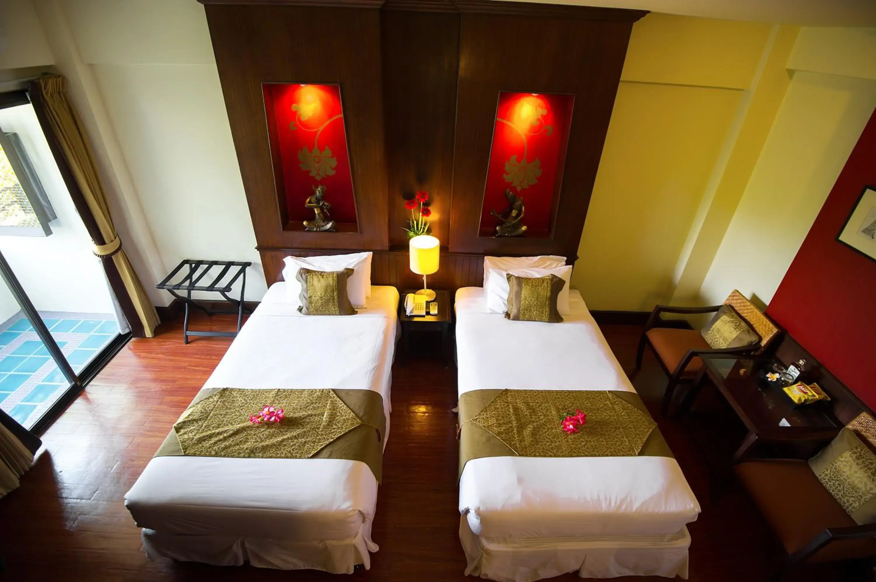 Bed in Chiangmai Gate Hotel