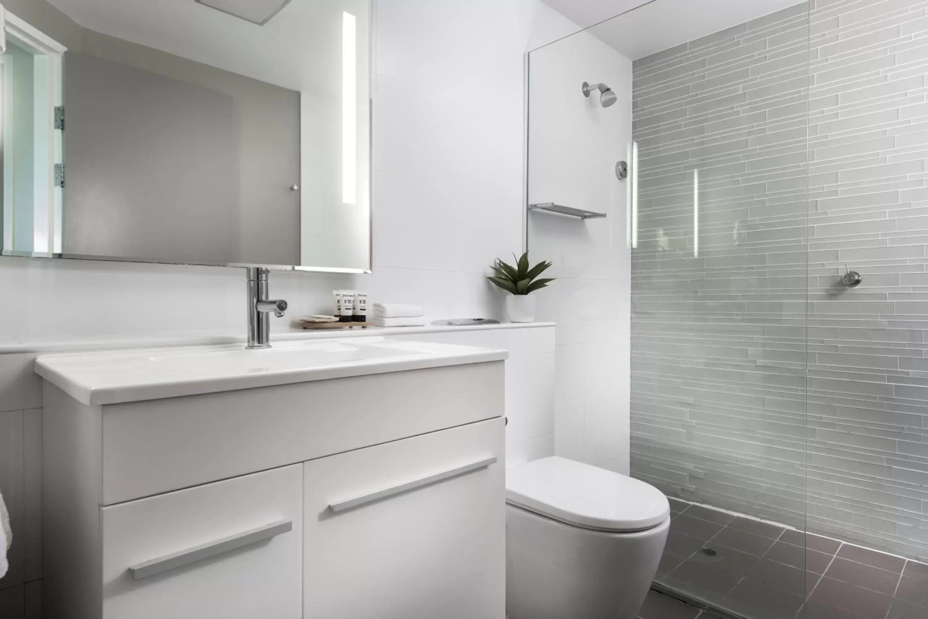 Bathroom in Grand Hotel and Apartments Townsville