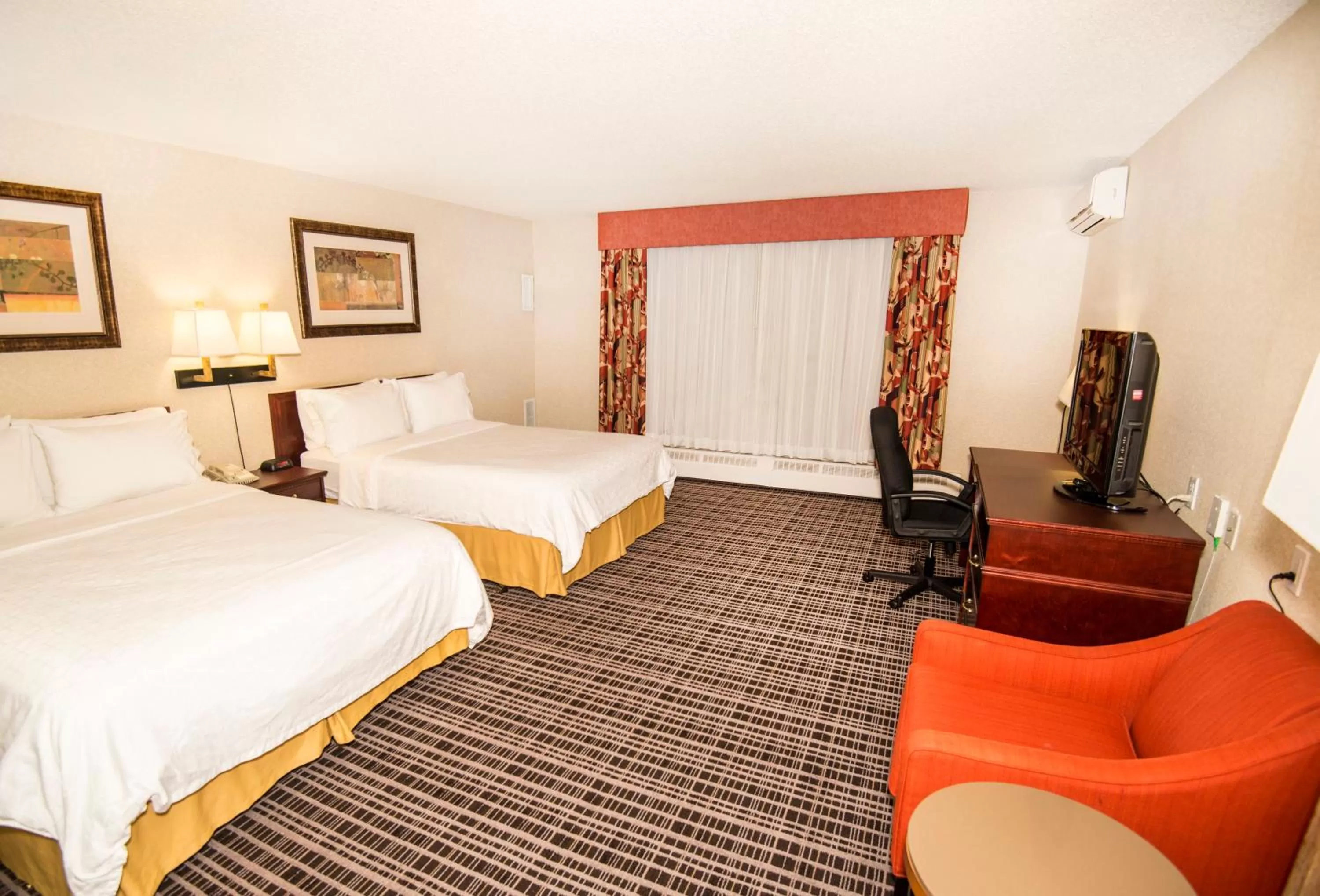 Photo of the whole room, Bed in Holiday Inn Express Red Deer by IHG