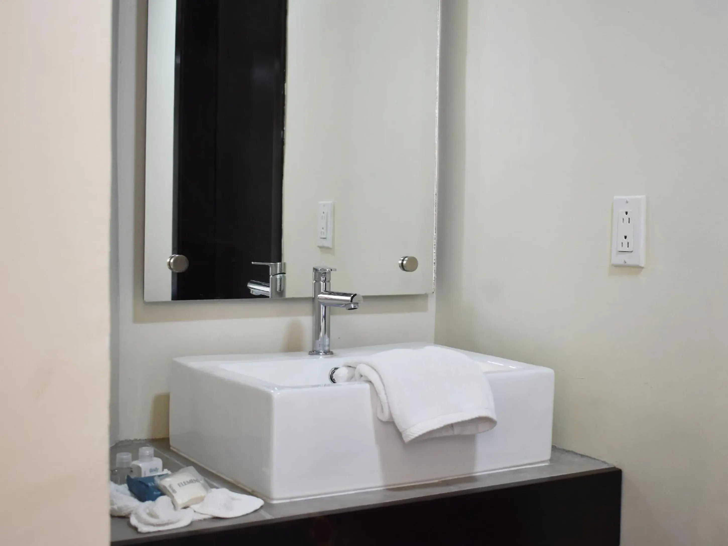 Bathroom in Hotel Corona Plaza