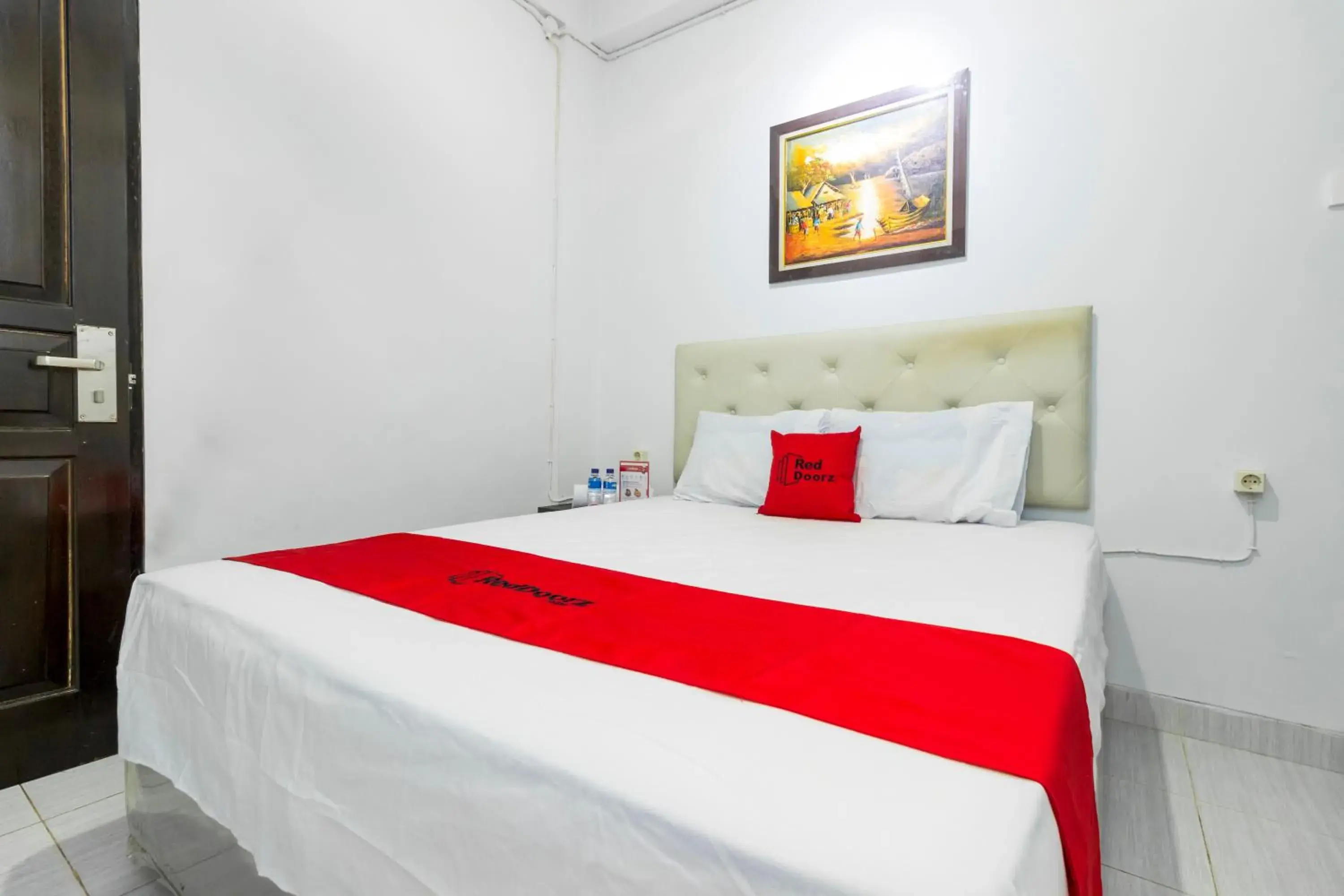 Bedroom, Bed in Reddoorz near Gajah Mada Plaza 2 Bedroom, Bed in Reddoorz near Gajah Mada Plaza 2