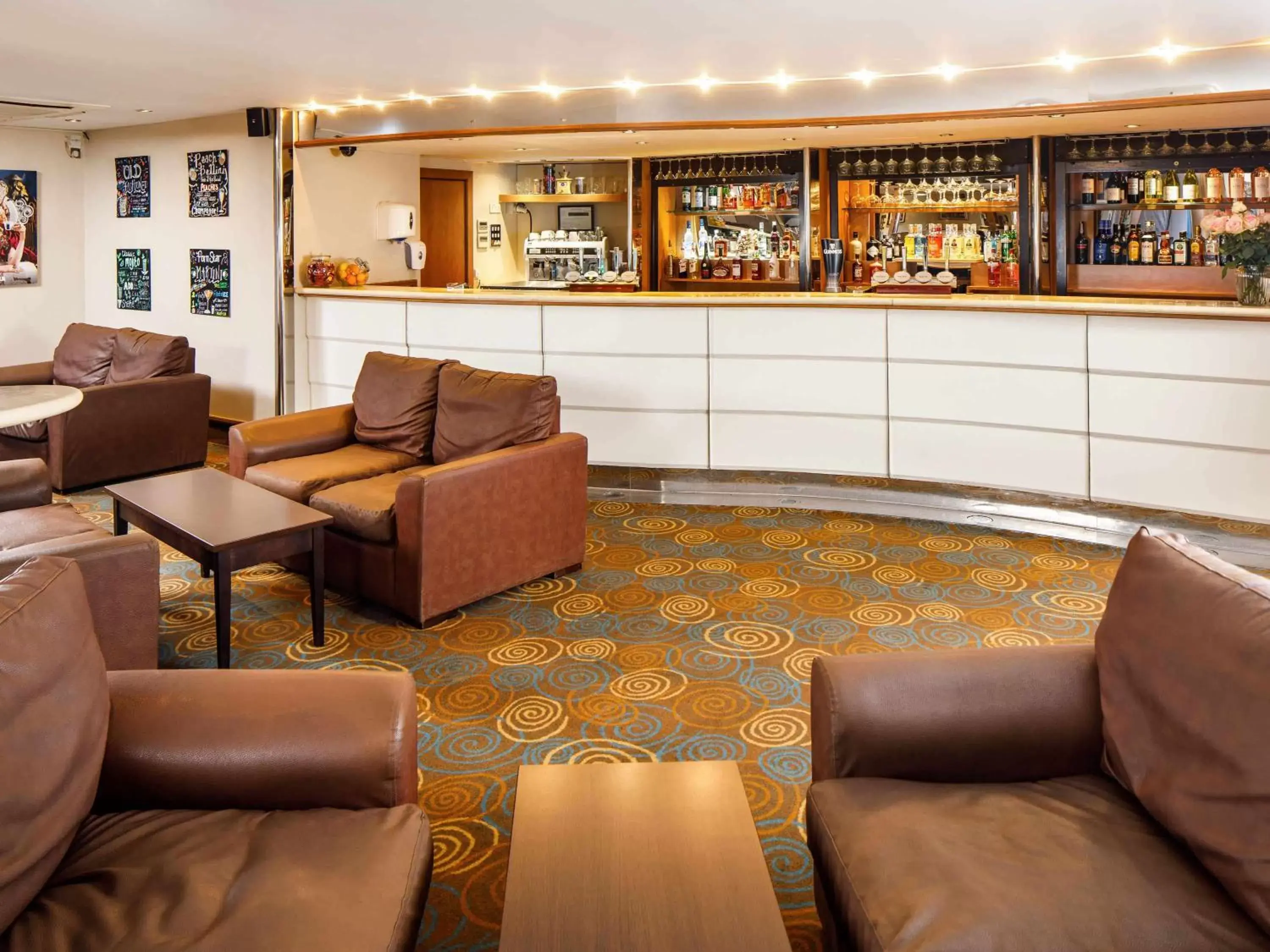 Lounge or bar, Lounge/Bar in Mercure Hull Grange Park Hotel