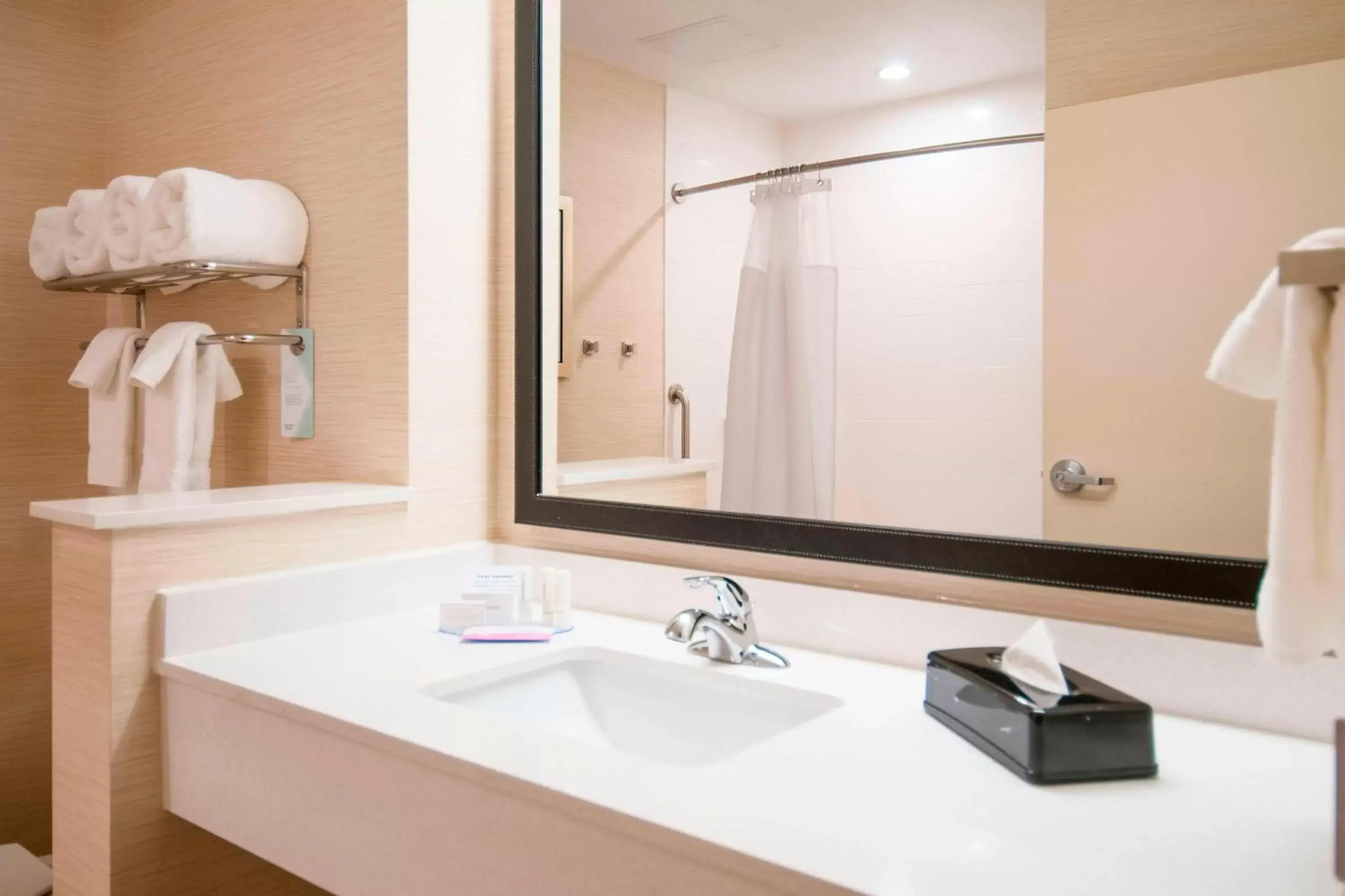 Photo of the whole room, Bathroom in Fairfield Inn & Suites by Marriott San Antonio Brooks City Base