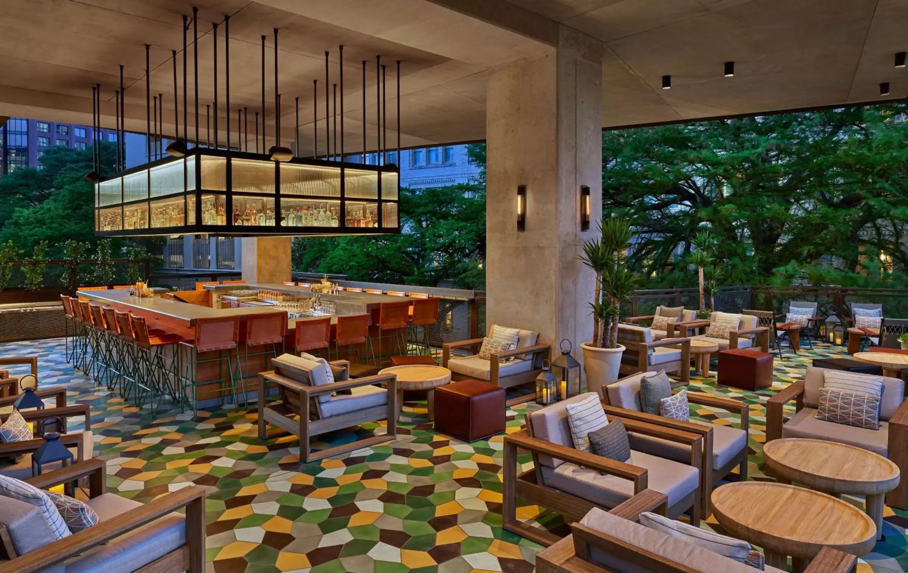 Lounge or bar, Restaurant/Places to Eat in Canopy By Hilton San Antonio Riverwalk