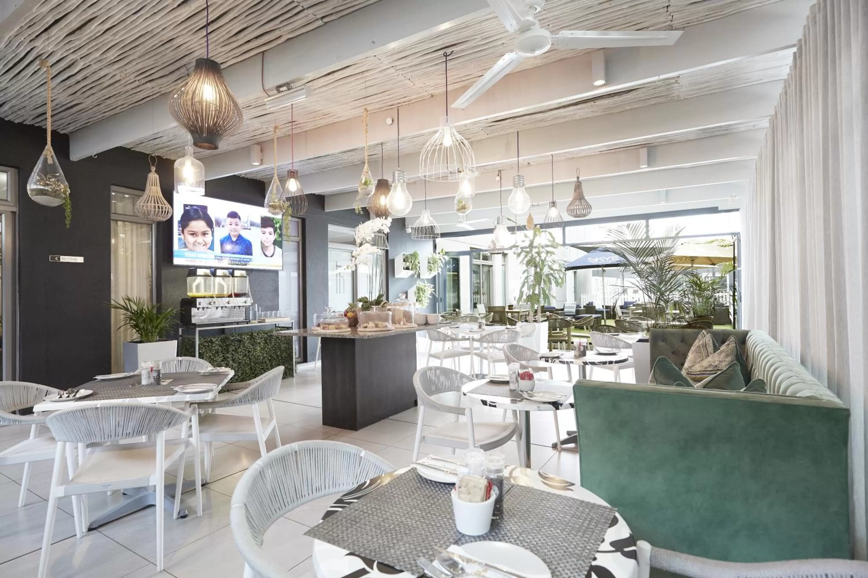 Restaurant/places to eat in The Hyde All Suite Hotel