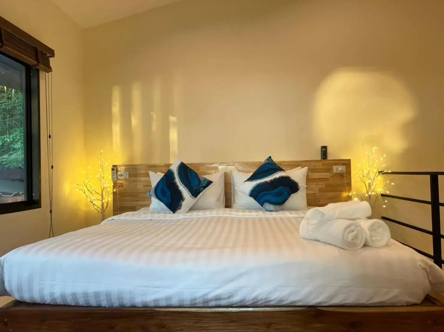 Bedroom, Bed in Siam Beach Resort