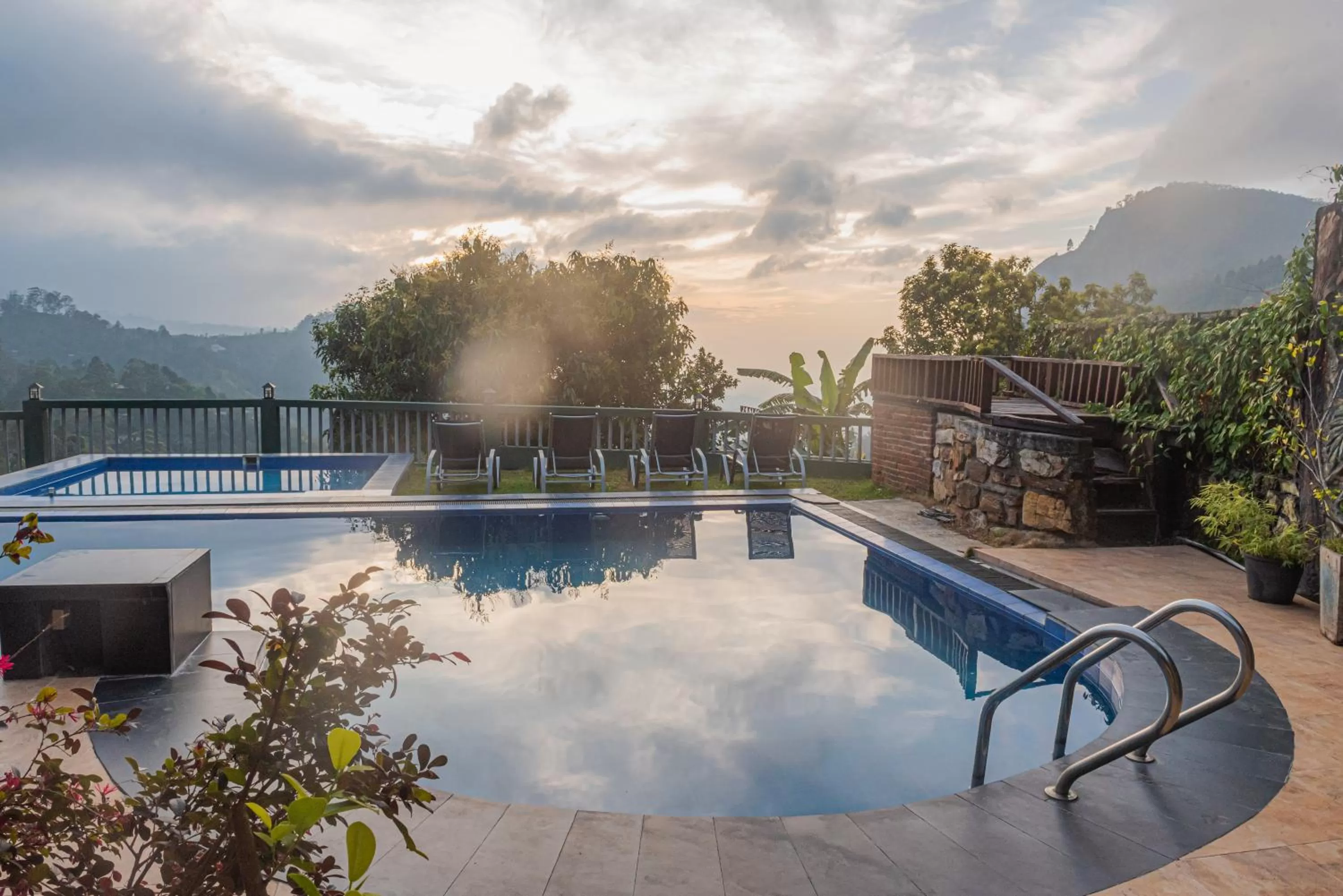 Swimming pool in Ravana Range Ella