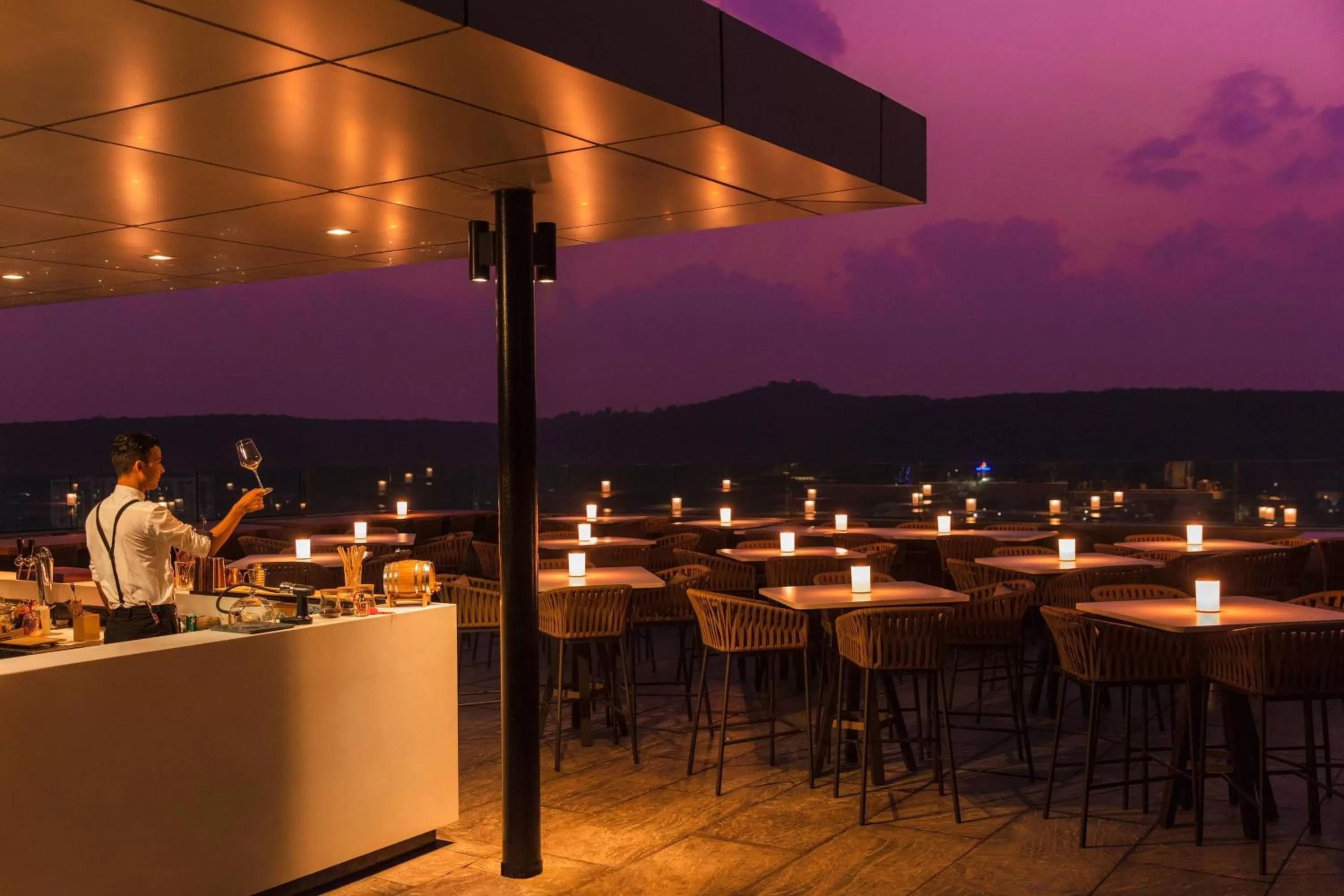 Restaurant/places to eat in JW Marriott Pune